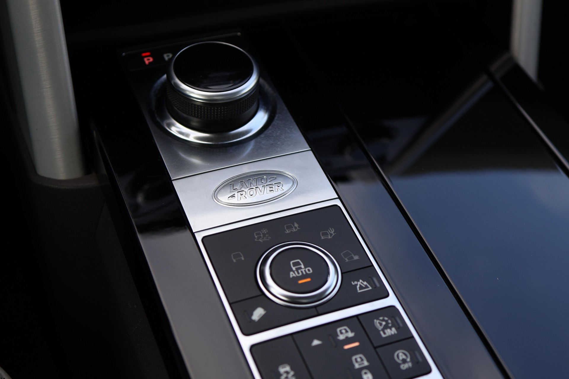 LAND ROVER Discovery 2.0 SD4 HSE-image-20