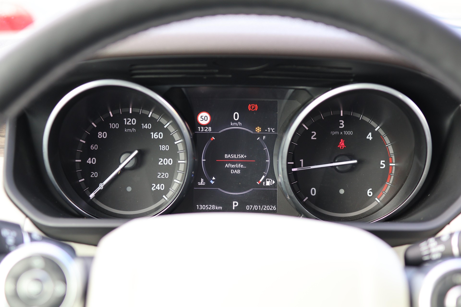 LAND ROVER Discovery 2.0 SD4 HSE-image-22