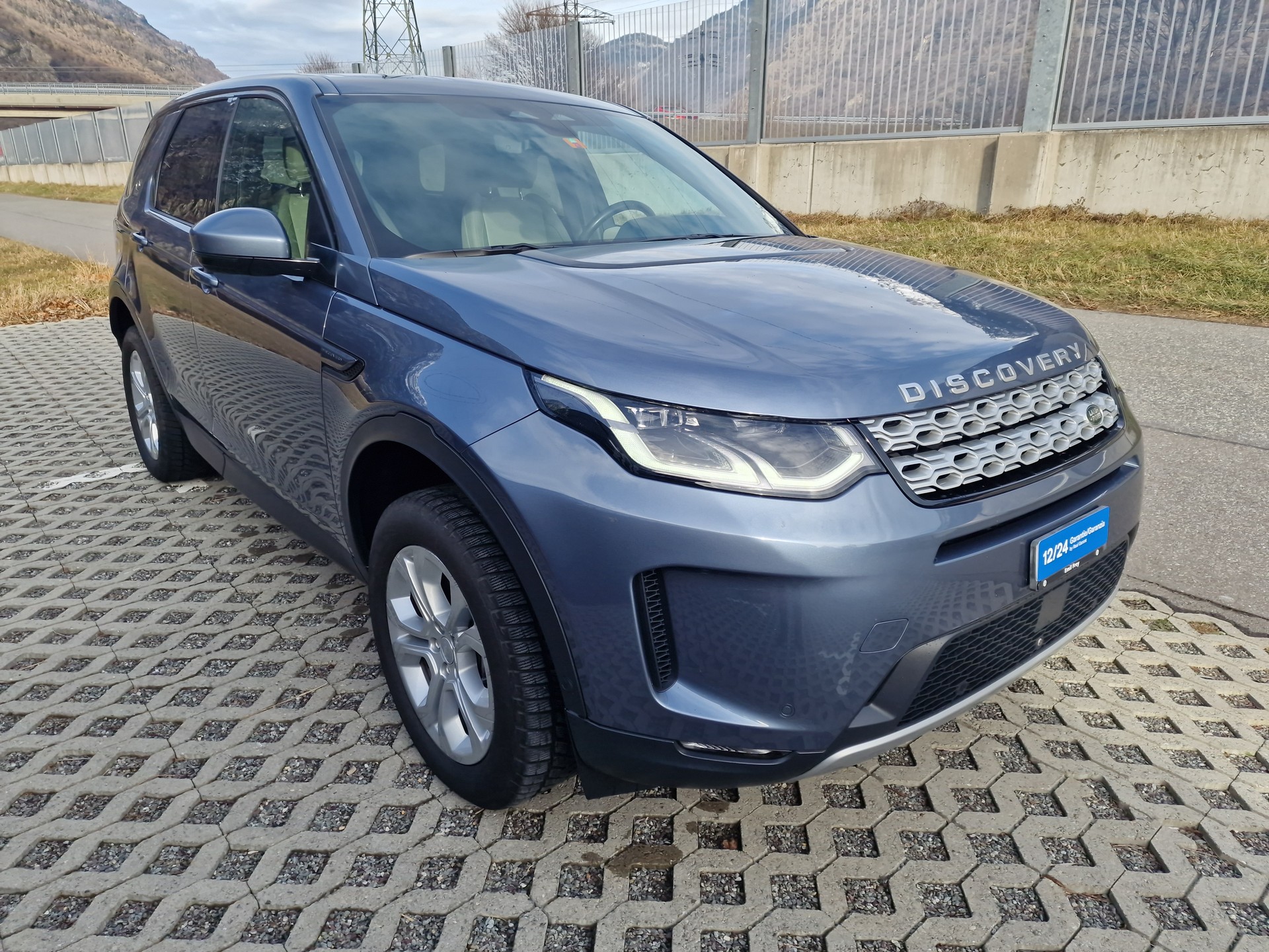 LAND ROVER Discovery Sport R Dyn P300e 1.5 PHEV HSE AT8-image-2