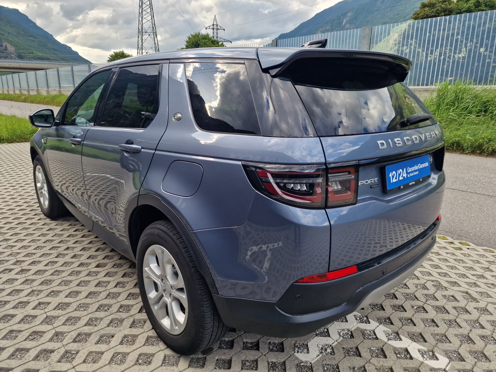 LAND ROVER Discovery Sport R Dyn P300e 1.5 PHEV HSE AT8-image-3