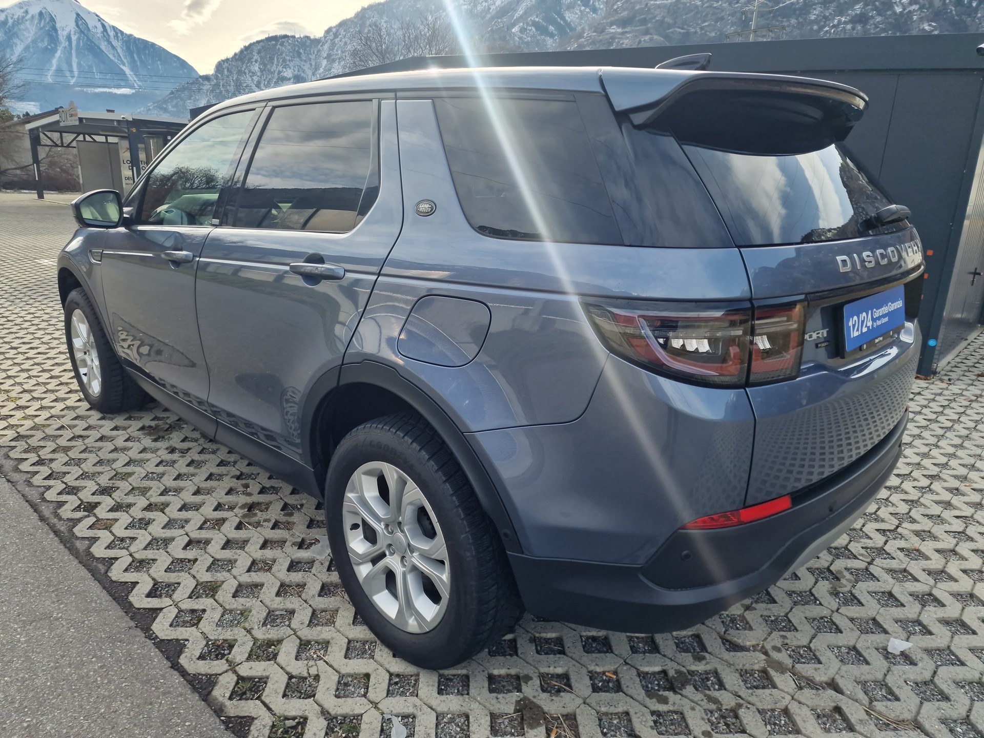 LAND ROVER Discovery Sport R Dyn P300e 1.5 PHEV HSE AT8-image-3