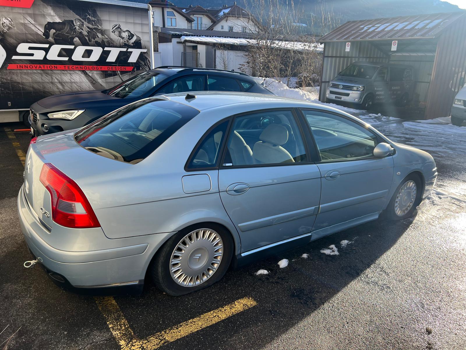 CITROEN C5 Berline 2.0i Exclusive-image-2
