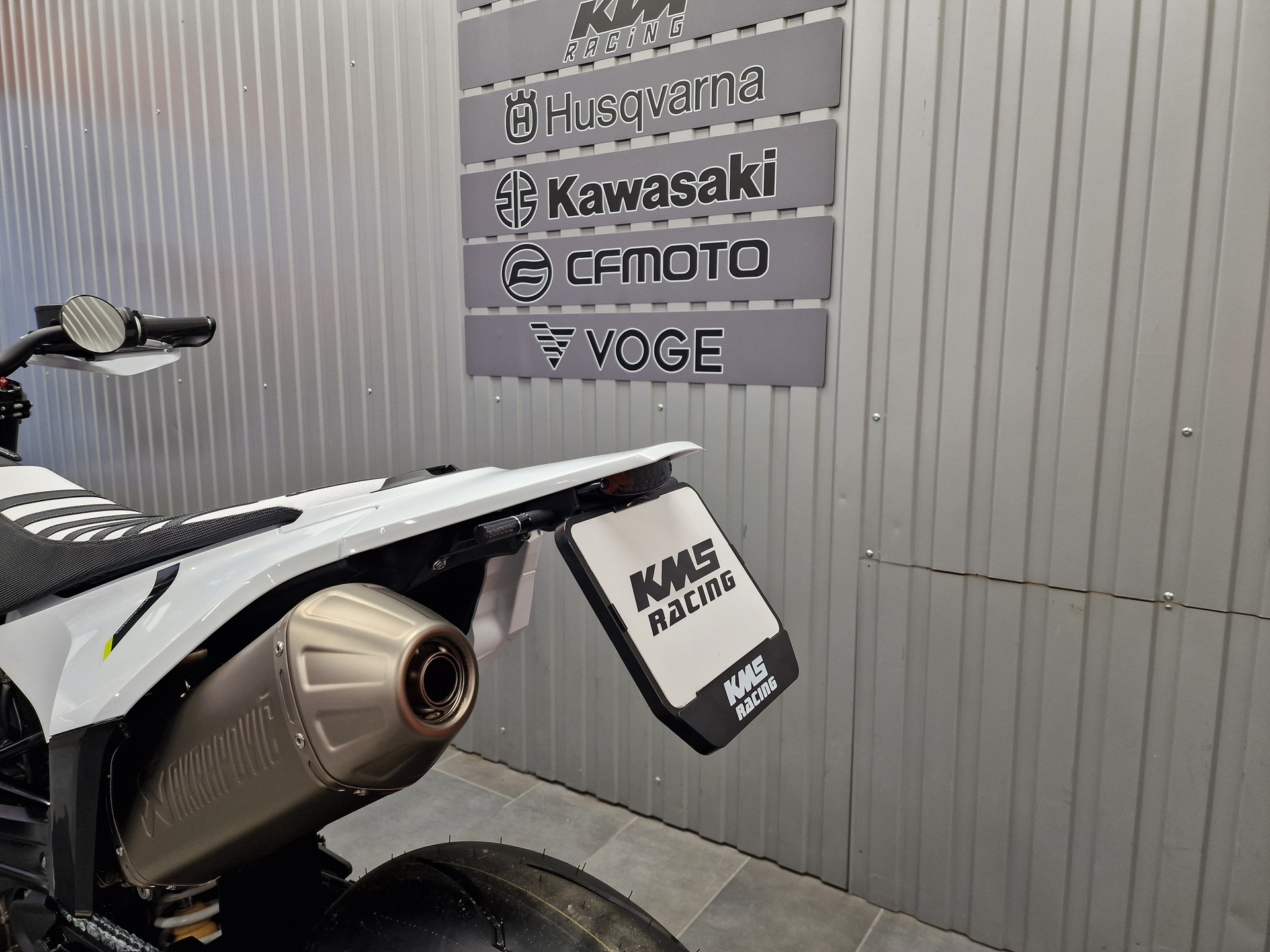 HUSQVARNA 701 Supermoto (35kW)-image-11