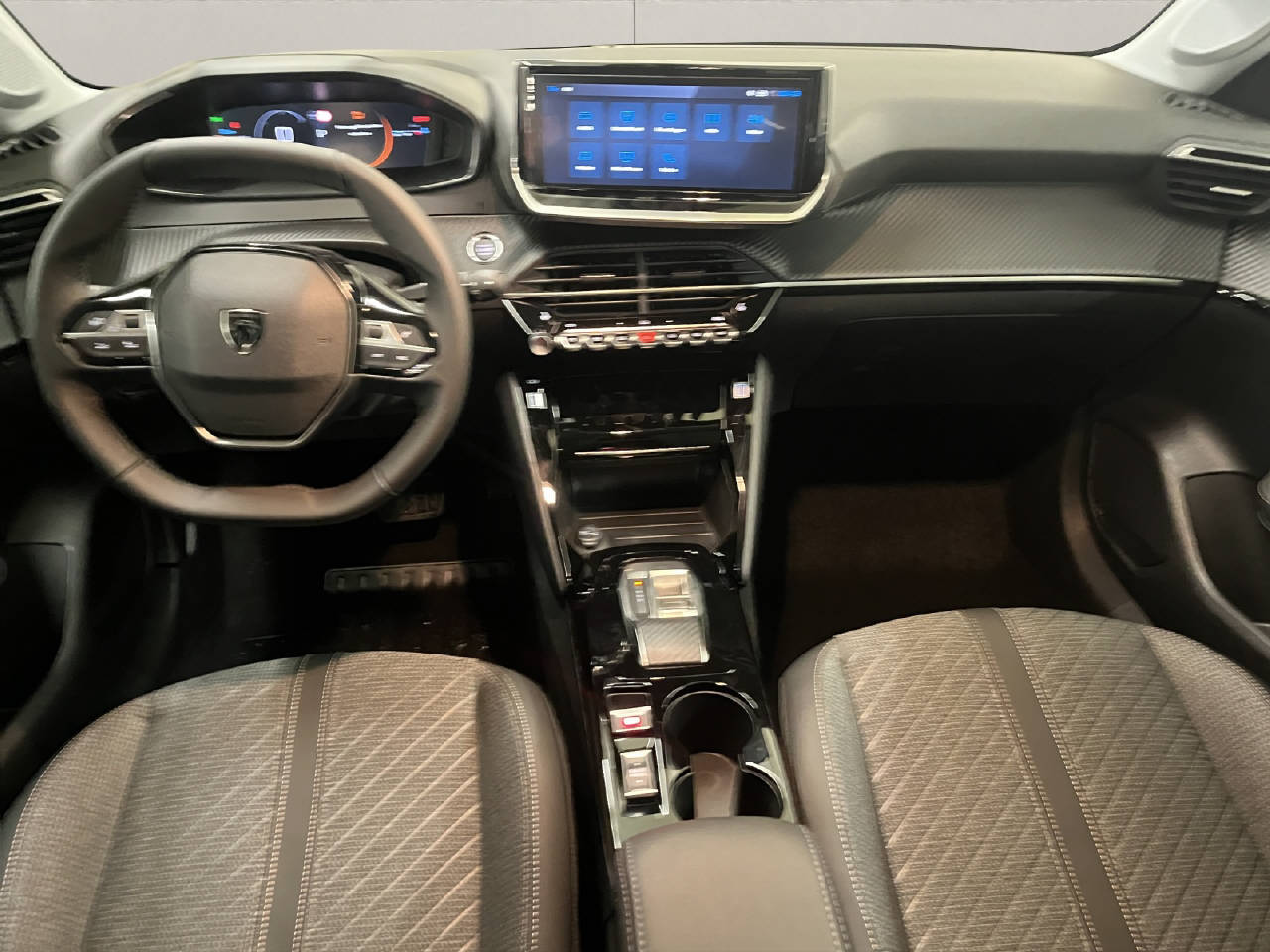 PEUGEOT 208 1.2 Hybrid Allure Premium-image-5