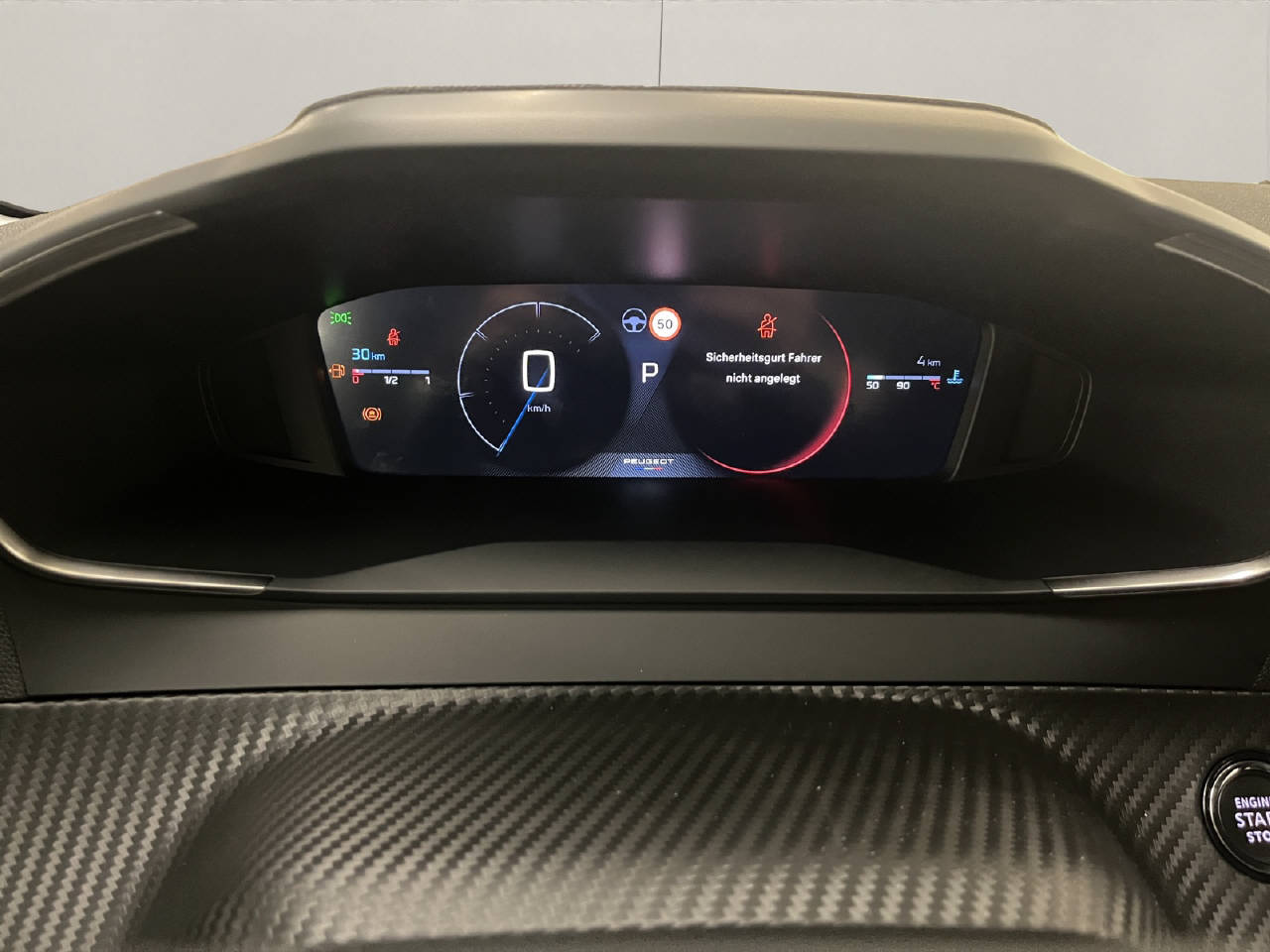 PEUGEOT 208 1.2 Hybrid Allure Premium-image-9