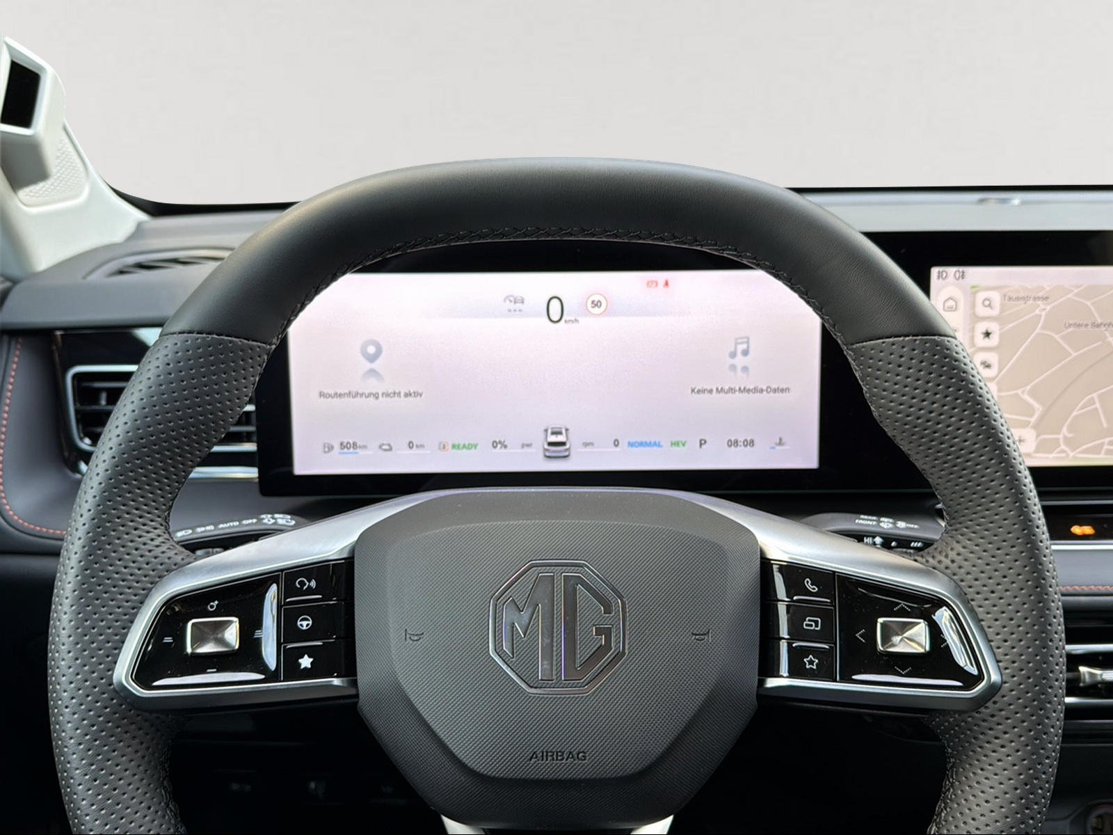MG HS 1.5 T PHEV Luxury-image-13