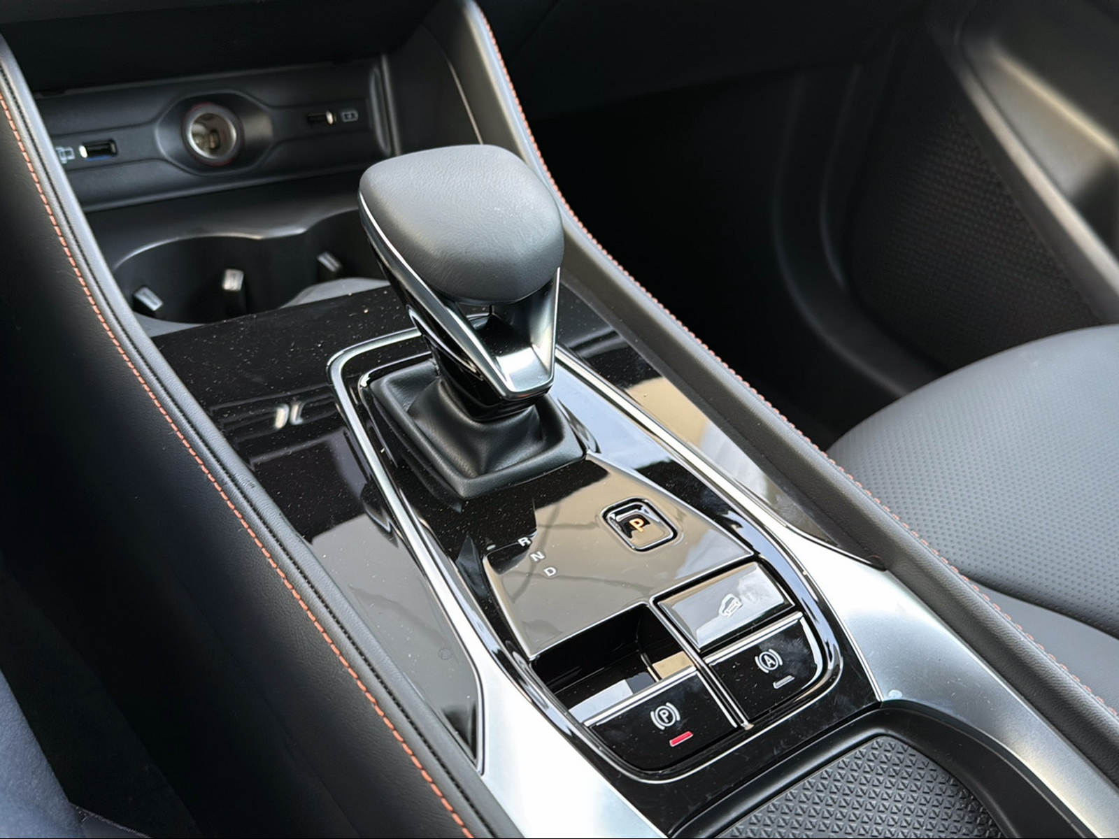 MG HS 1.5 T PHEV Luxury-image-15