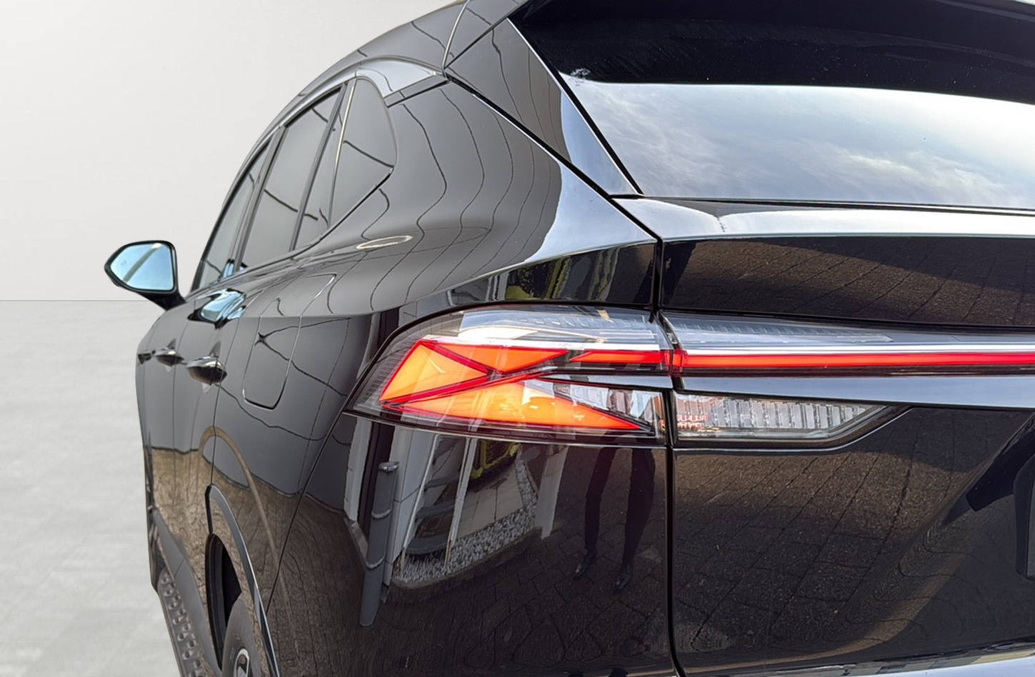 MG HS 1.5 T PHEV Luxury-image-17