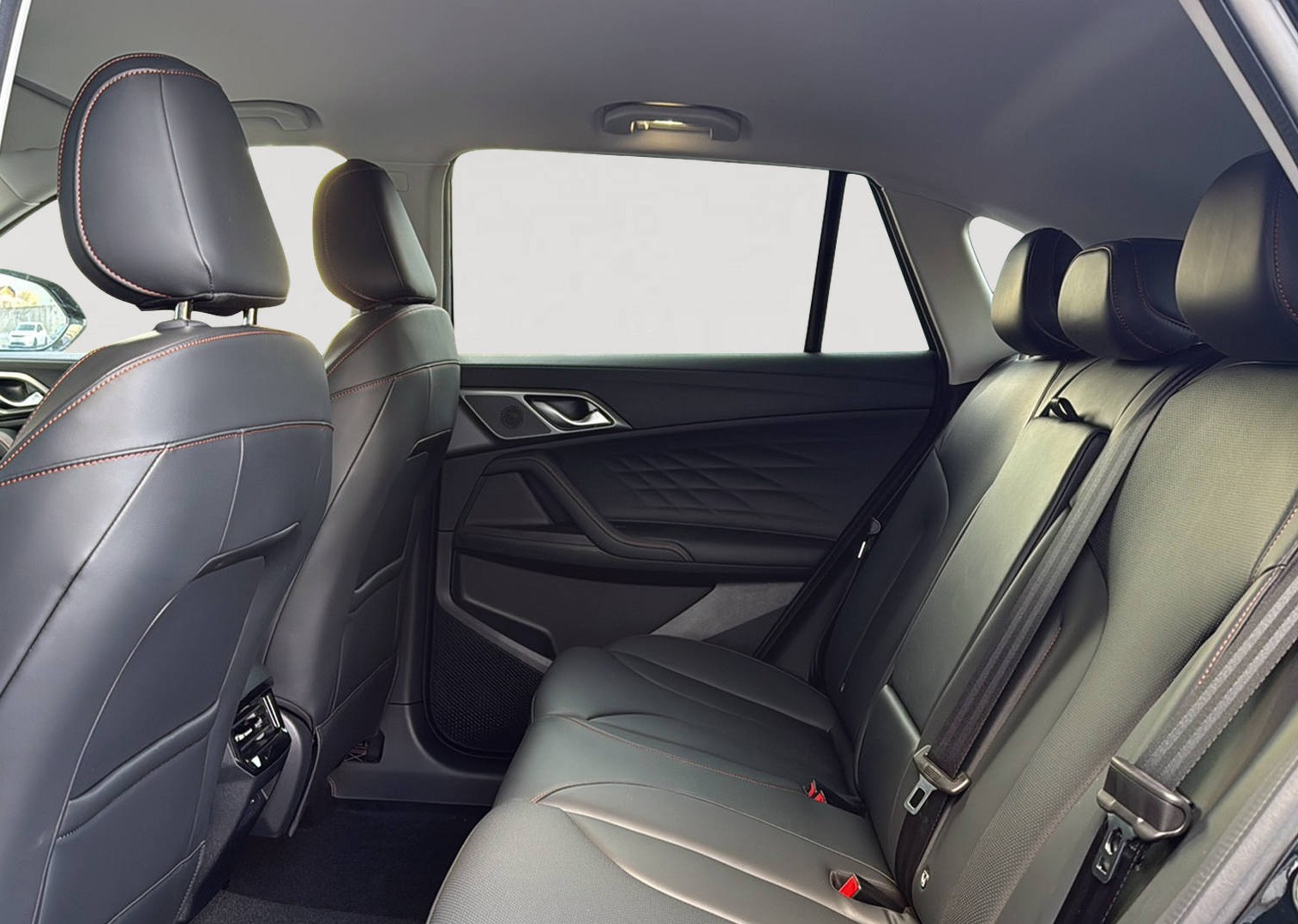 MG HS 1.5 T PHEV Luxury-image-9