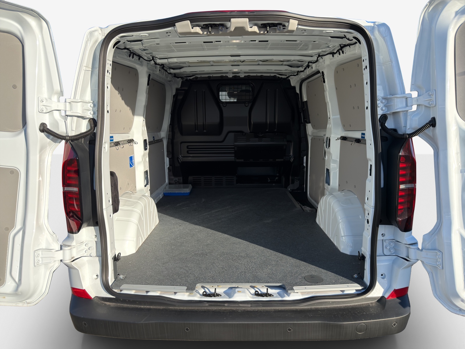 VW e-Transporter 70 kWh-image-12