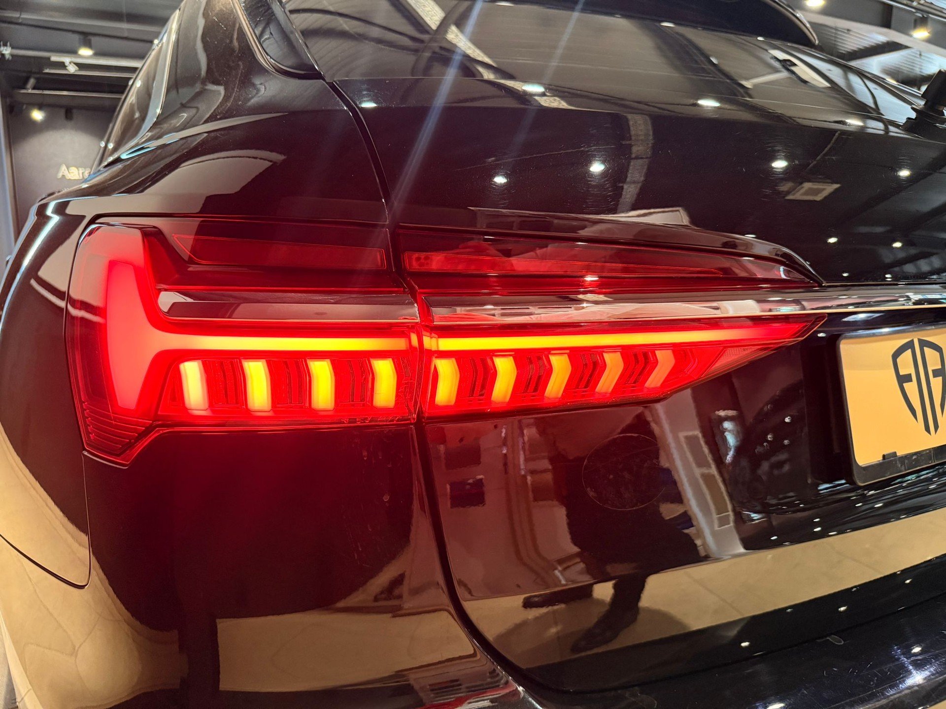 AUDI A6 Avant 45 TDI quattro tiptronic-image-11