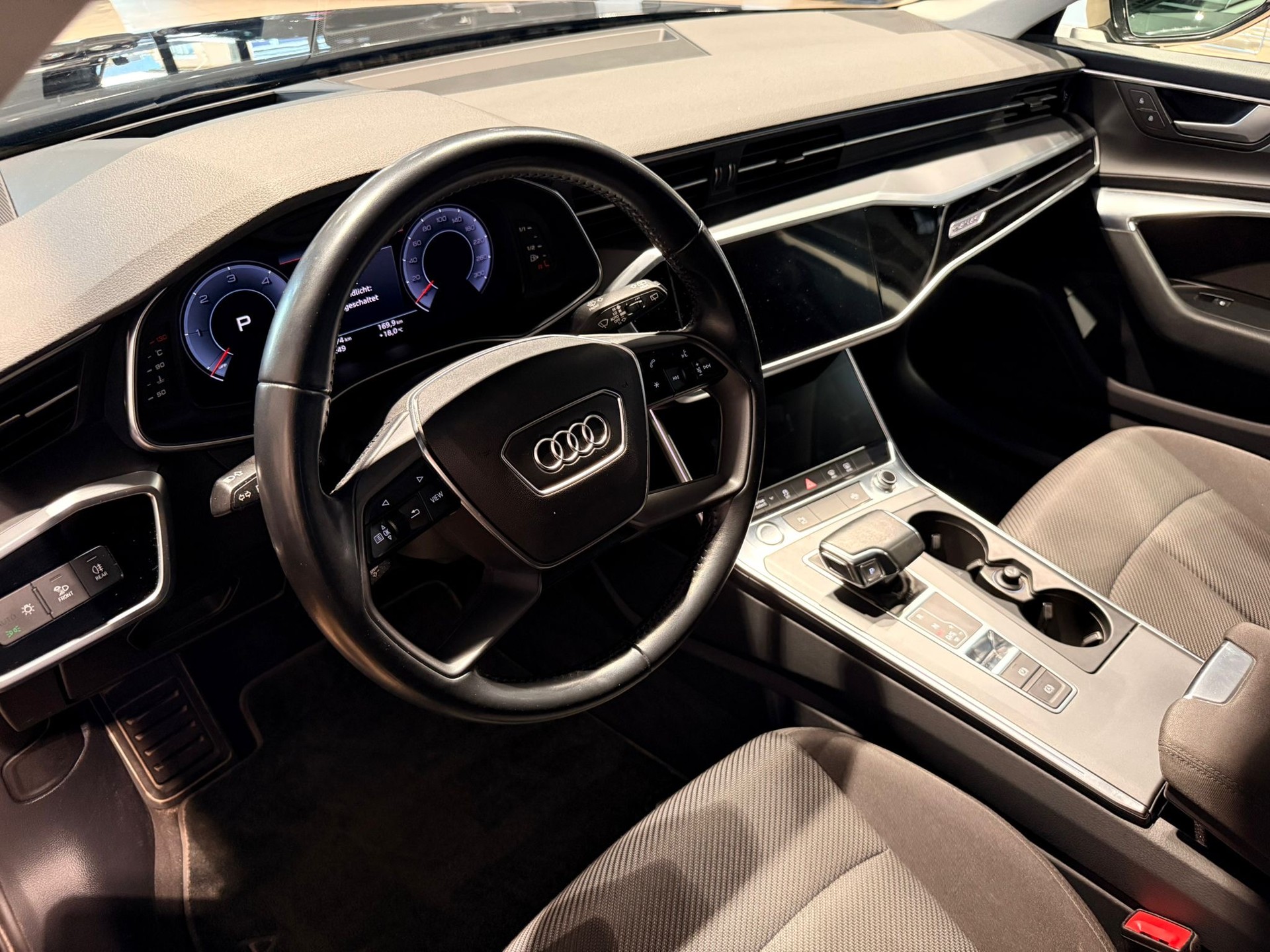 AUDI A6 Avant 45 TDI quattro tiptronic-image-15