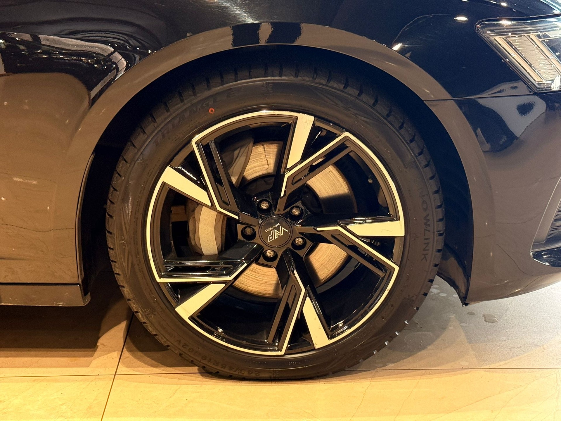 AUDI A6 Avant 45 TDI quattro tiptronic-image-12