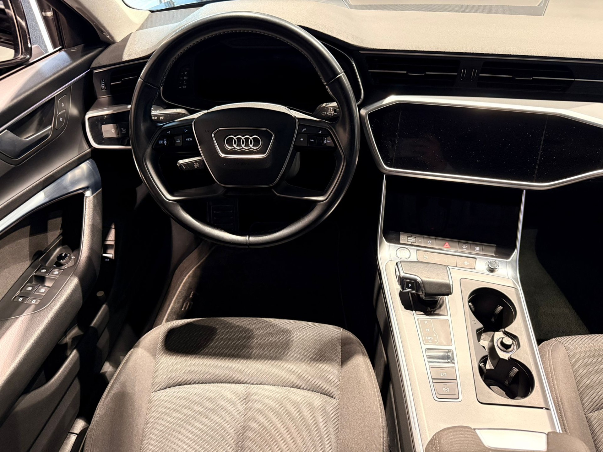 AUDI A6 Avant 45 TDI quattro tiptronic-image-14