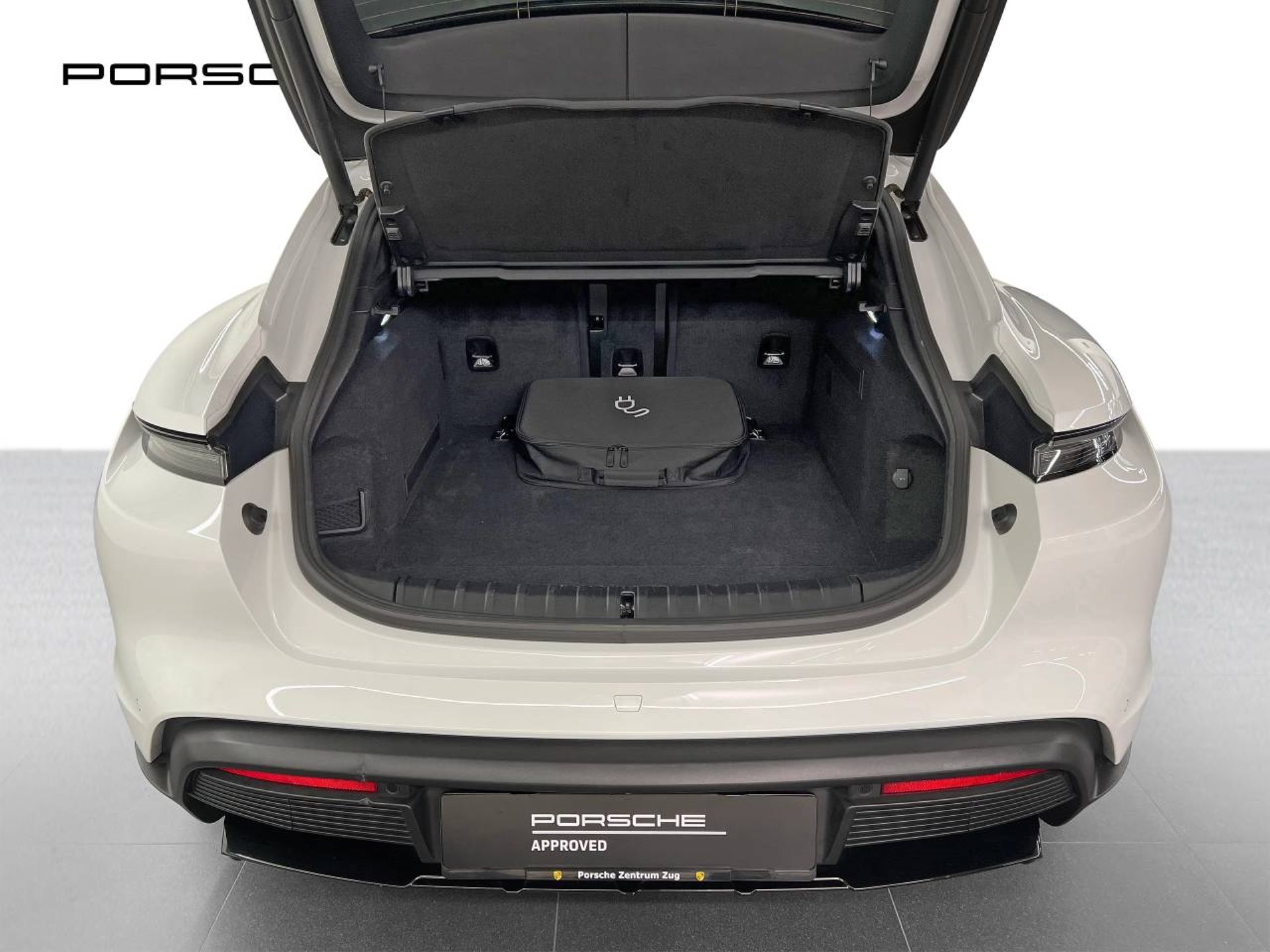 PORSCHE Taycan 4 Cross Turismo-image-14