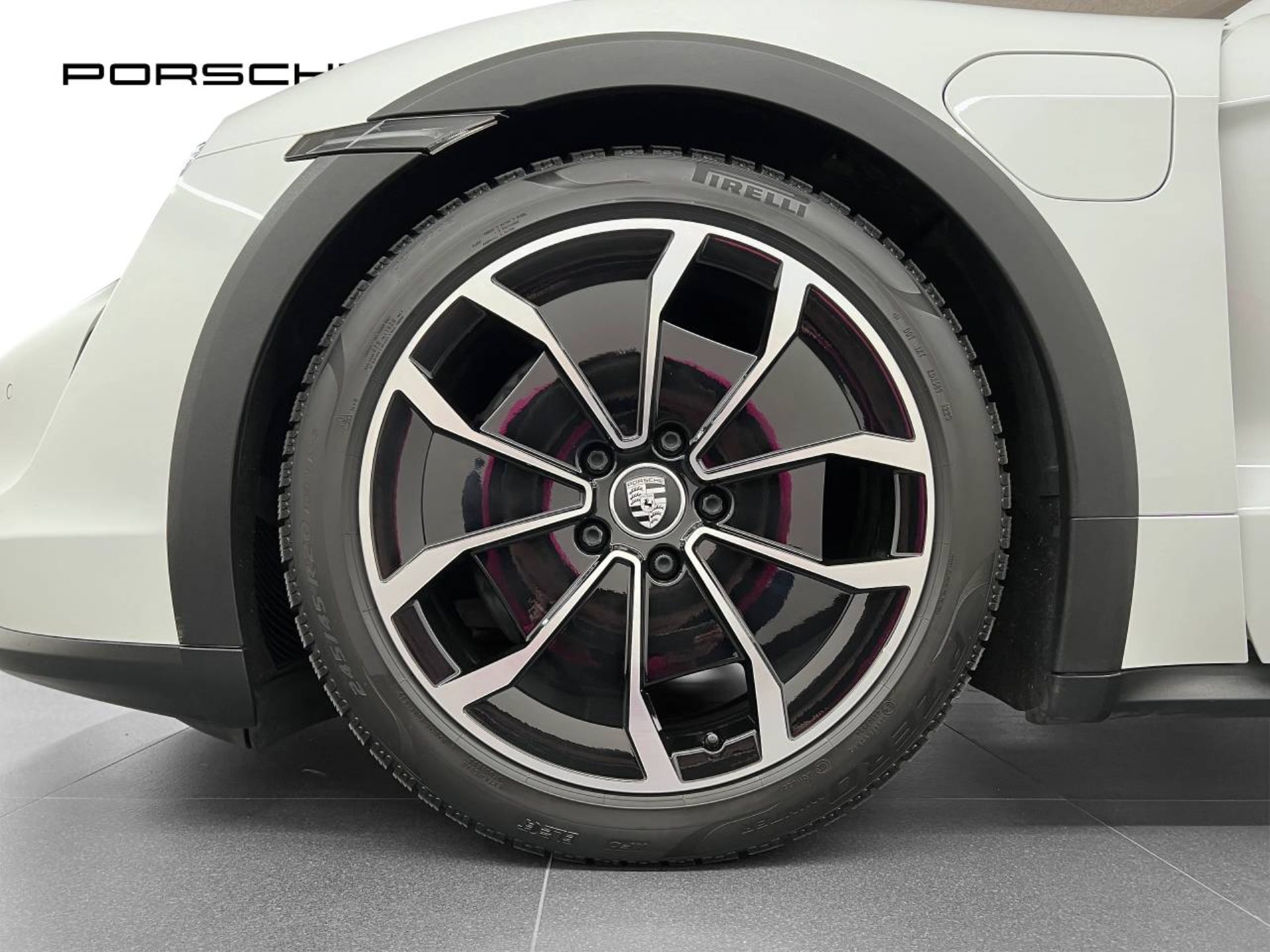 PORSCHE Taycan 4 Cross Turismo-image-10