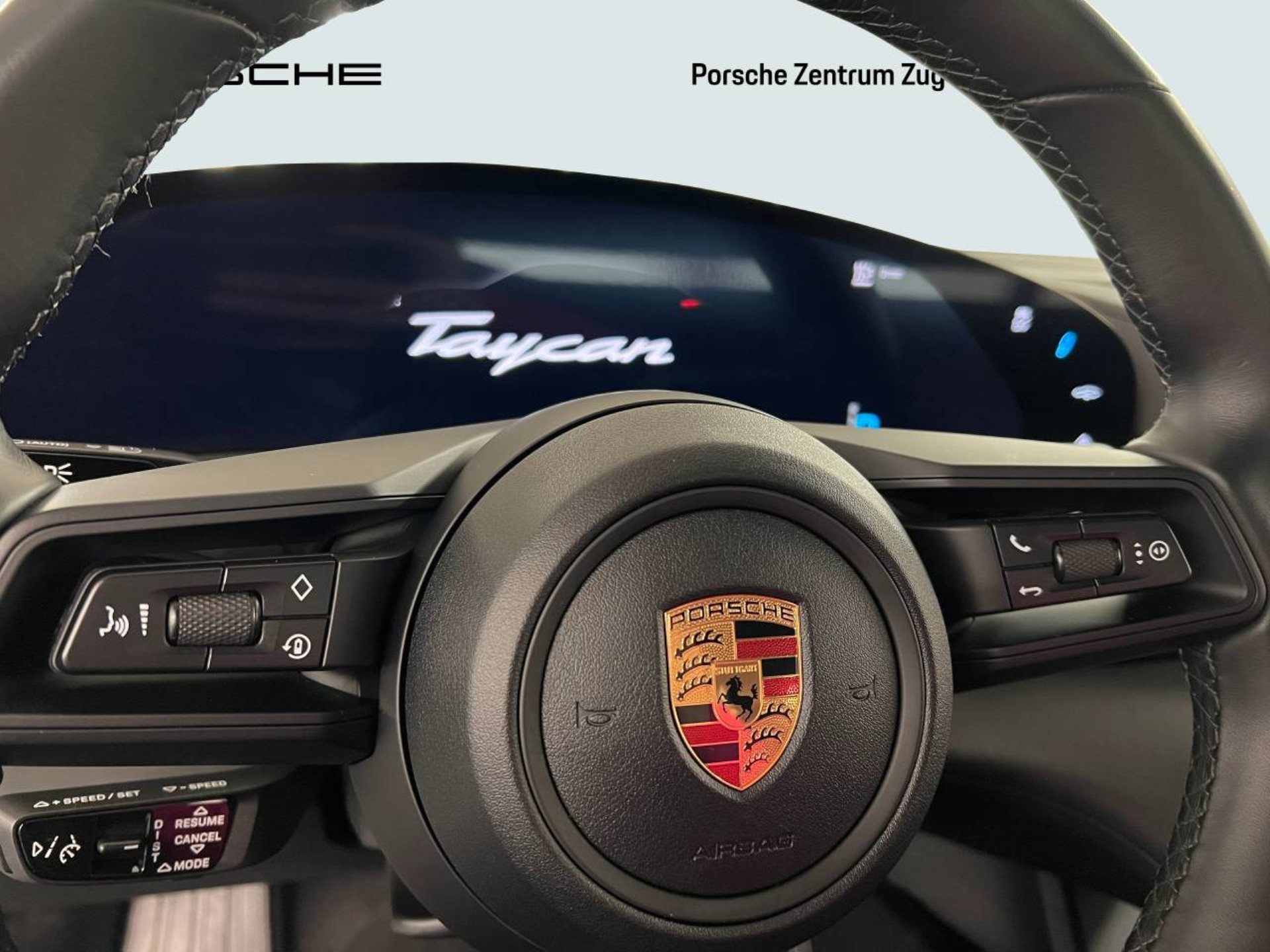 PORSCHE Taycan 4 Cross Turismo-image-16