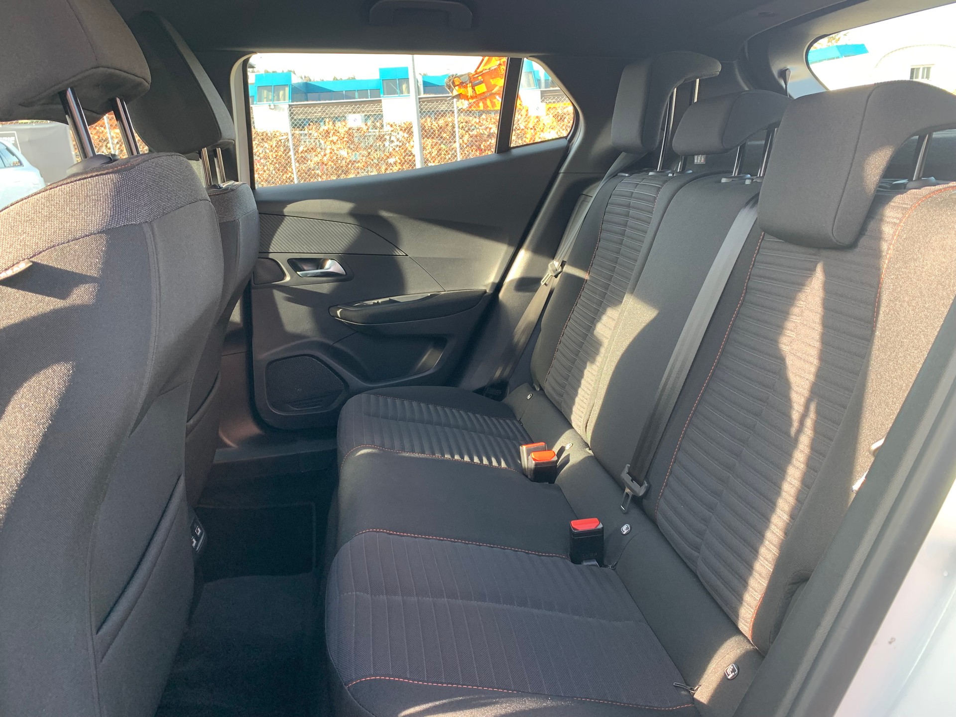 PEUGEOT 2008 e Active Pack-image-7