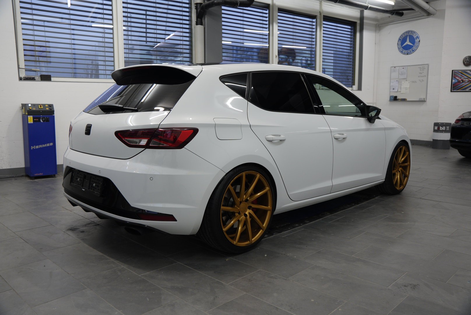 SEAT Leon 2.0 TSI Cupra 290 DSG-image-1