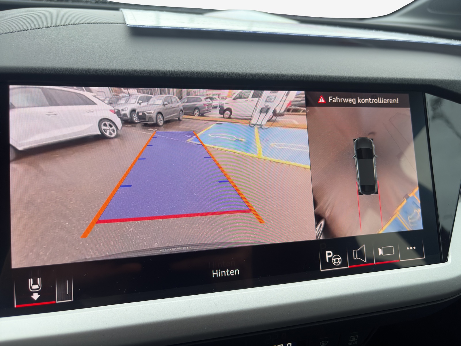 AUDI Q4 Sportback e-tron 45 Attraction quattro-image-15