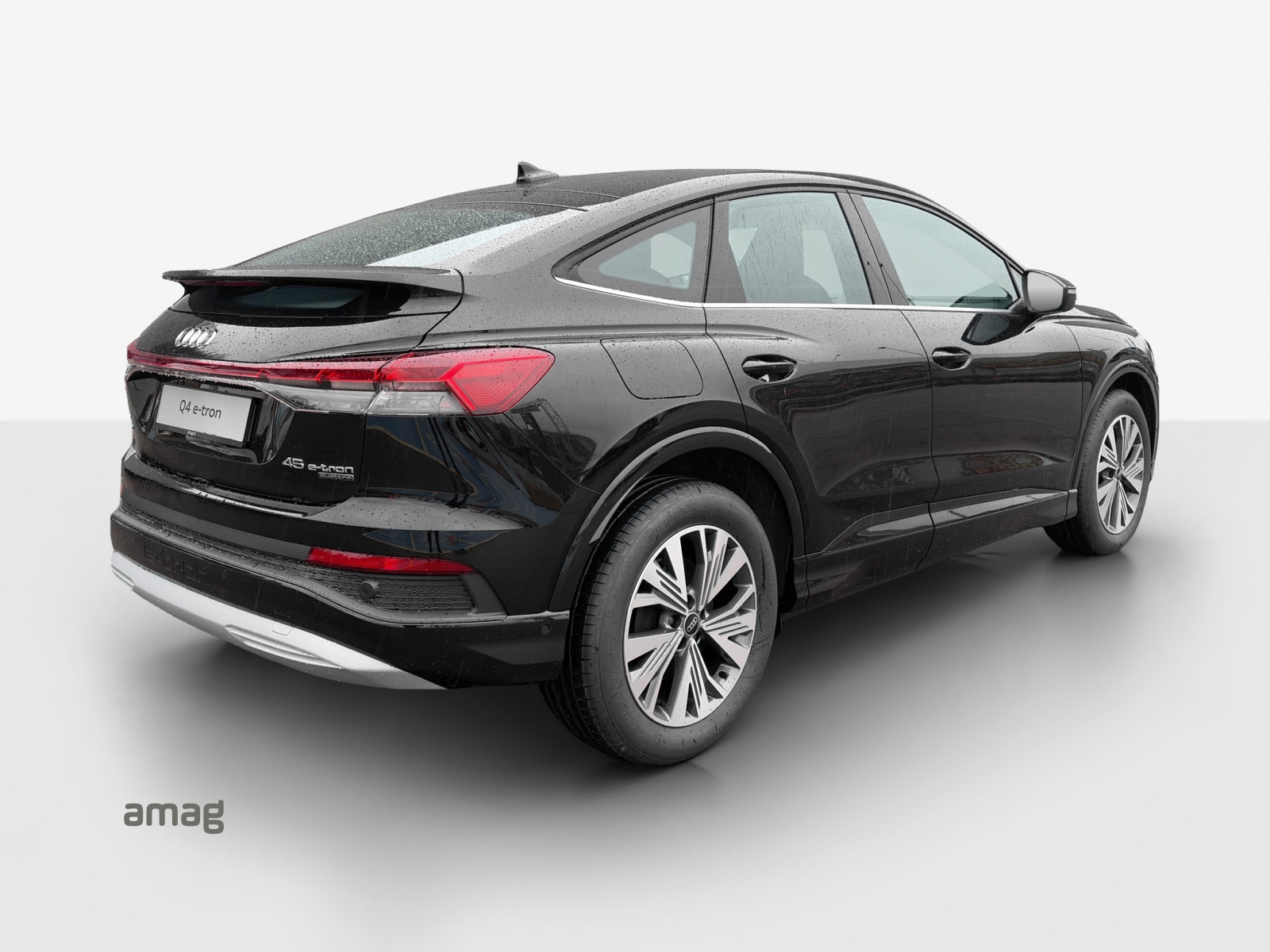 AUDI Q4 Sportback e-tron 45 Attraction quattro-image-4