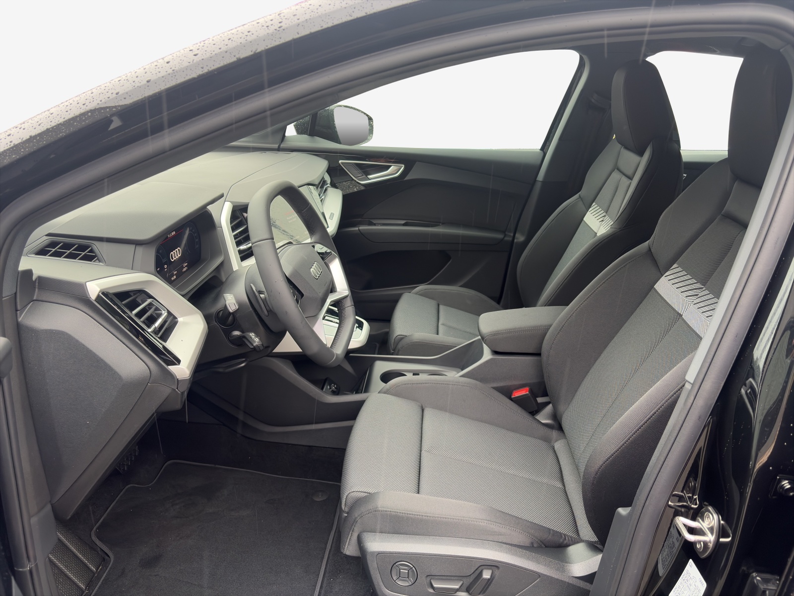 AUDI Q4 Sportback e-tron 45 Attraction quattro-image-7