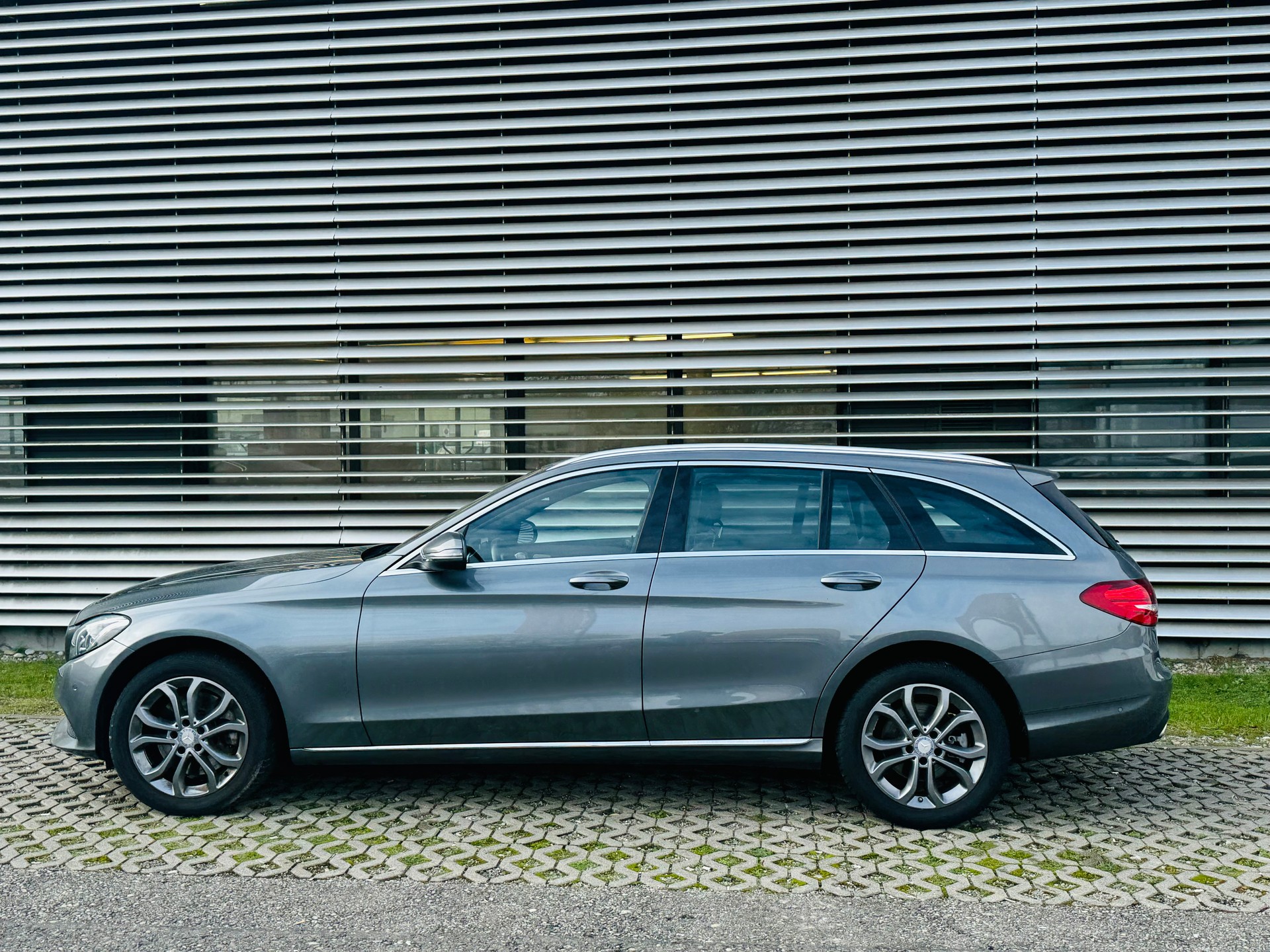 MERCEDES-BENZ C 250 BlueTEC Avantgarde 4Matic 7G-Tronic-image-4