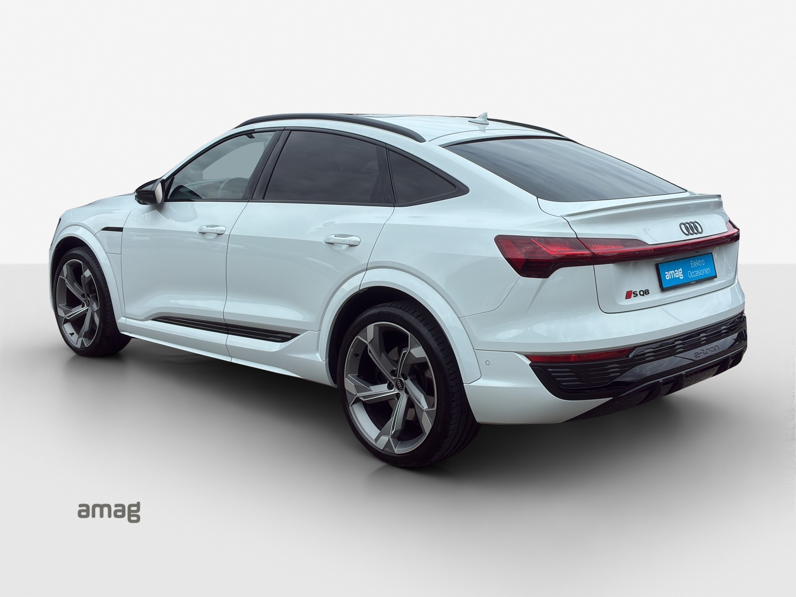 AUDI SQ8 Sportback e-tron quattro-image-2