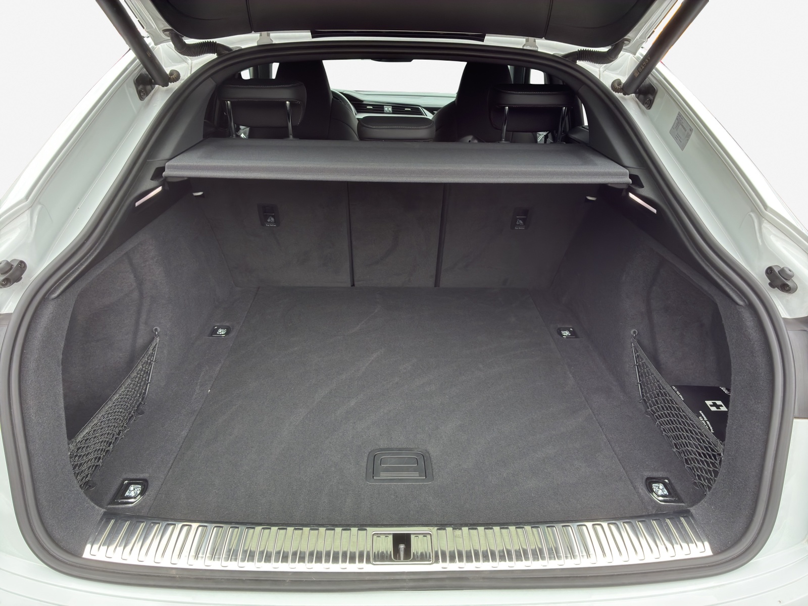 AUDI SQ8 Sportback e-tron quattro-image-13