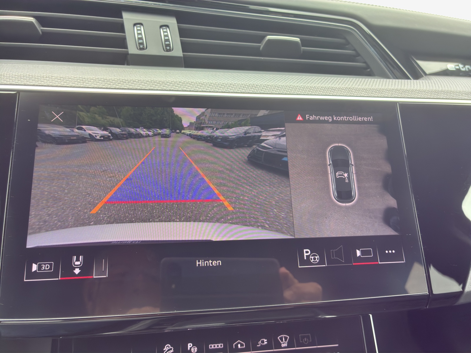 AUDI SQ8 Sportback e-tron quattro-image-14