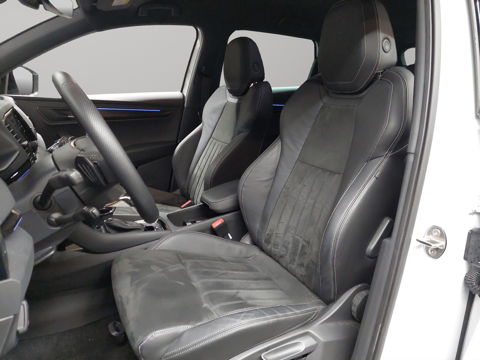 SKODA Karoq 2.0 TSI SportLine 4x4 DSG-image-5