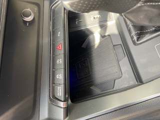AUDI Q3 2.0 40 TFSI S line quattro S-Tronic-image-11