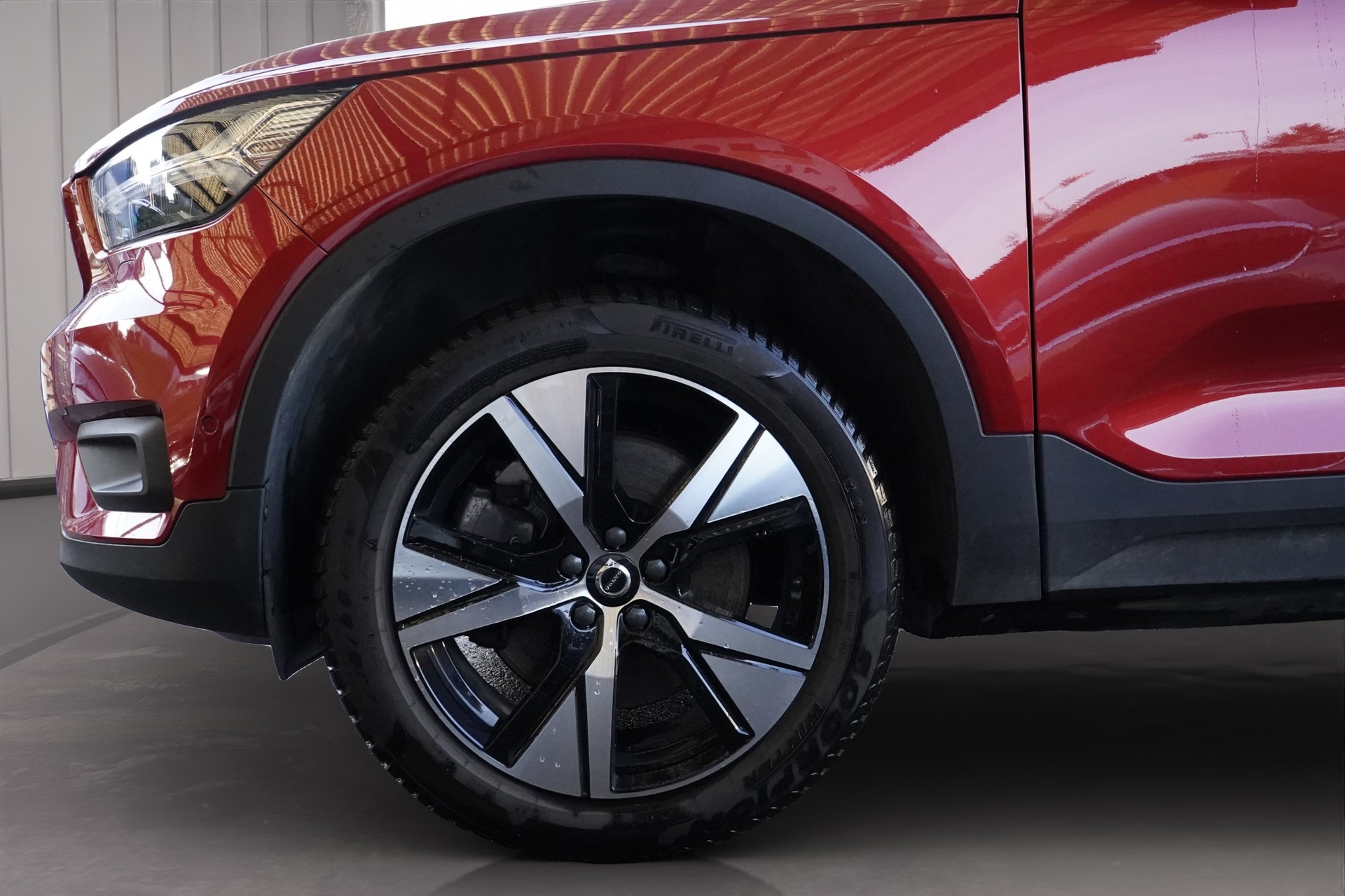 VOLVO XC40 Recharge P8 Twin AWD Pure Electric Pro R-Design *CH Fahrzeug & AHK*-image-7