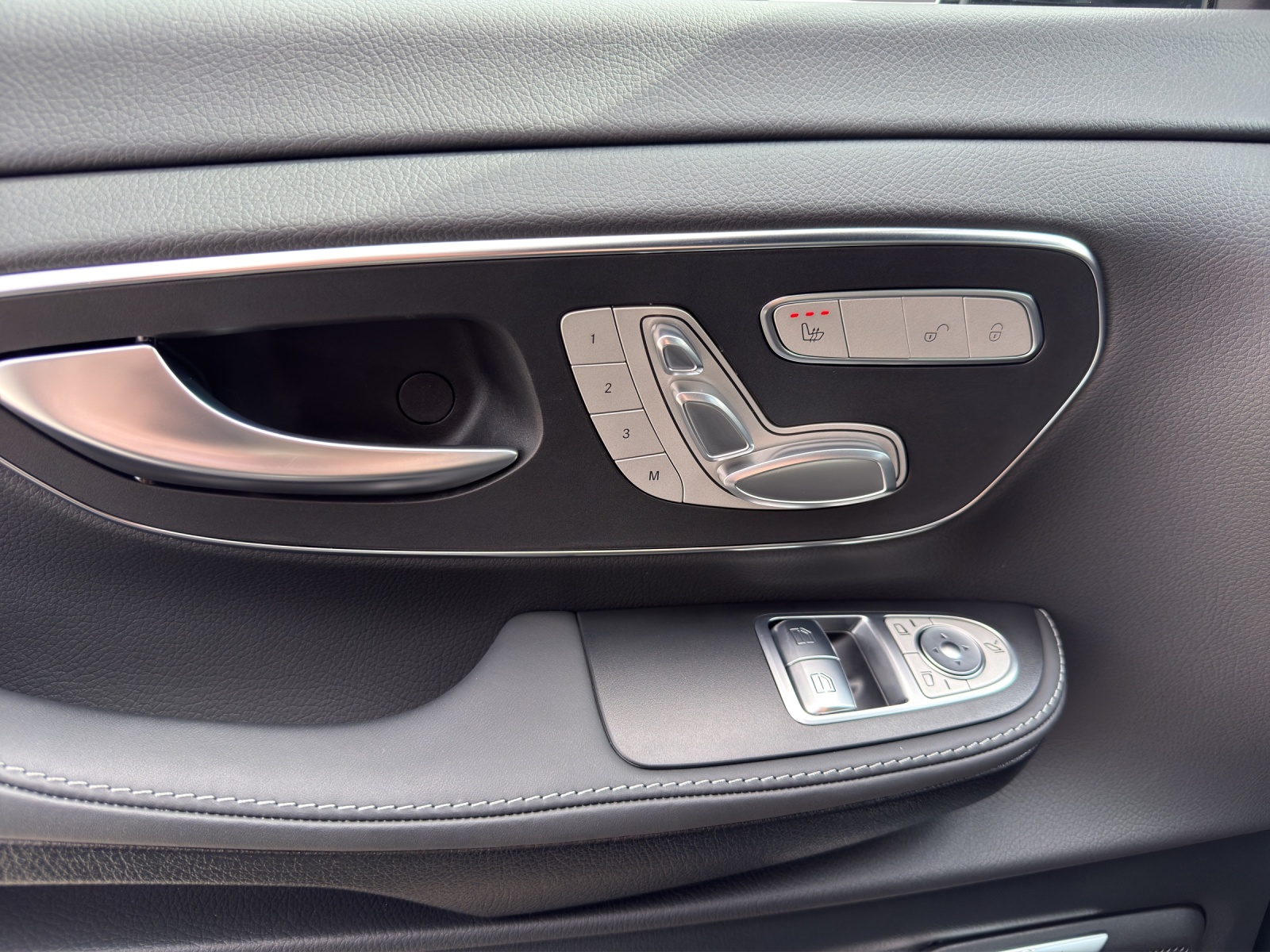 Image MERCEDES-BENZ V-300 V 300 d Exclusive L 4M