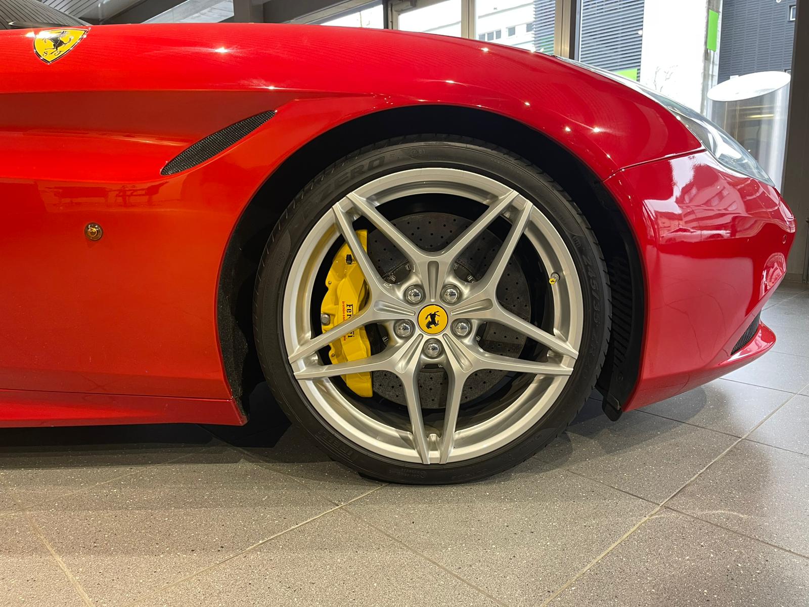 FERRARI California 3.9 V8 T-image-5