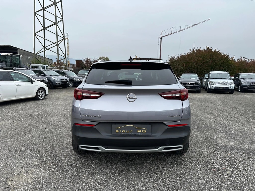 OPEL Grandland X 1.6 Hybrid4 Ultimate Automatik-image-3