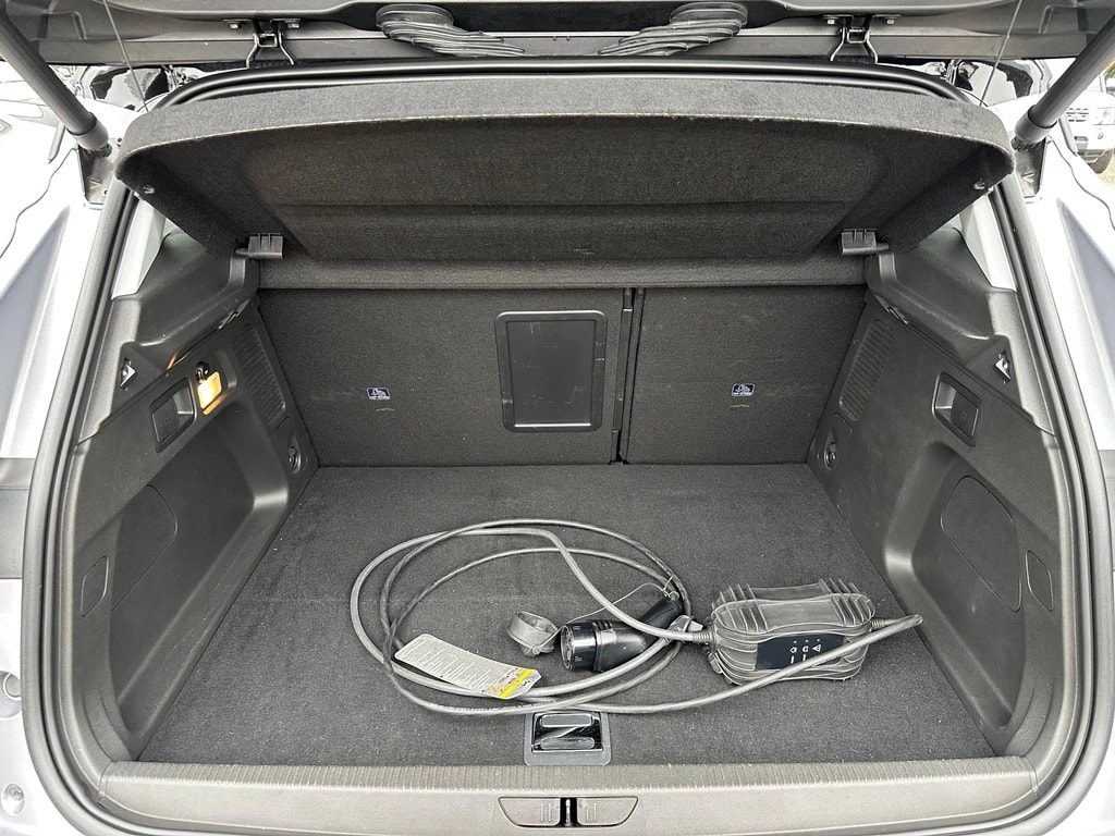 OPEL Grandland X 1.6 Hybrid4 Ultimate Automatik-image-12
