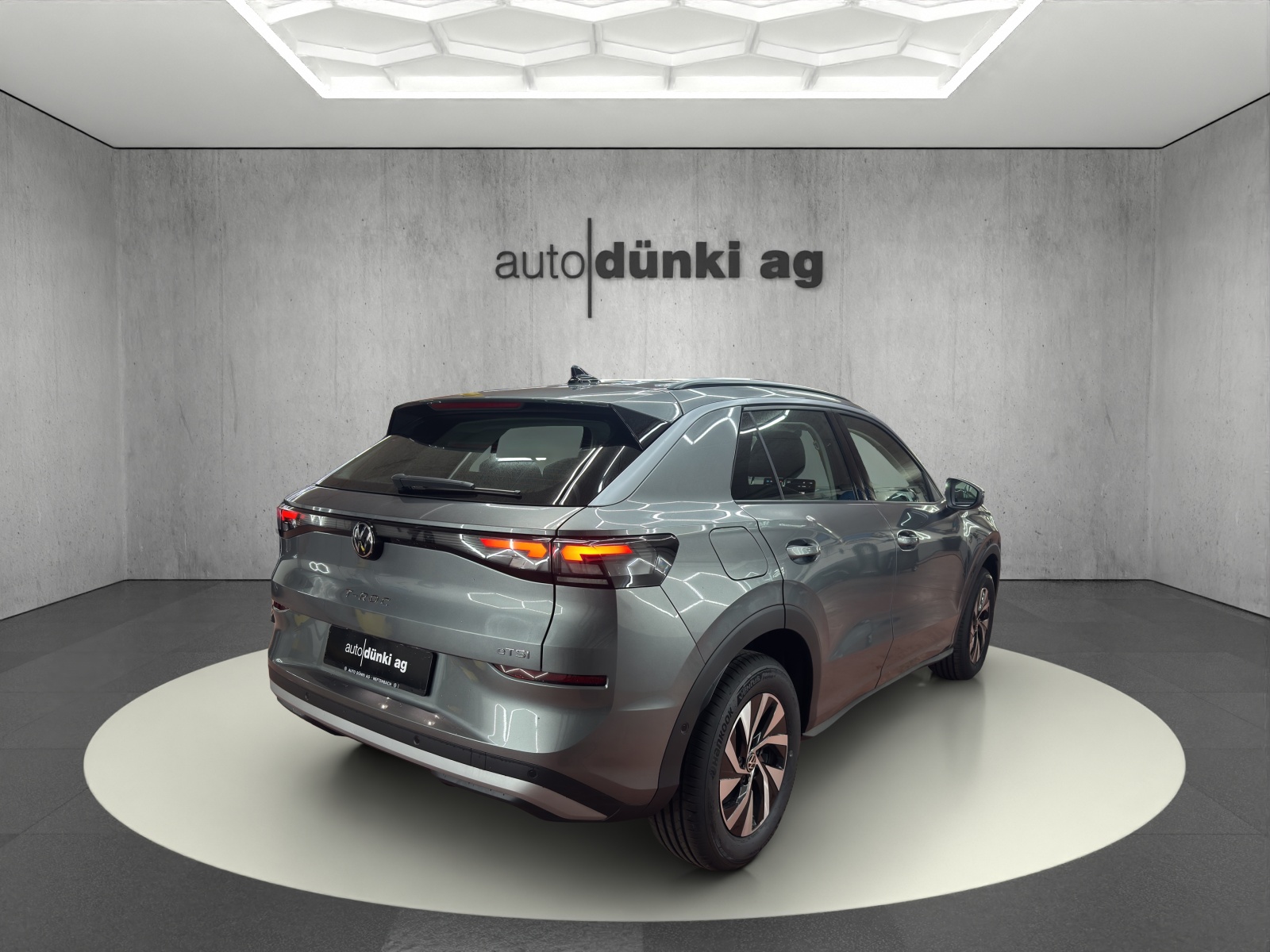 VW T-Roc 1.5 eTSI mHEV Life DSG-image-3