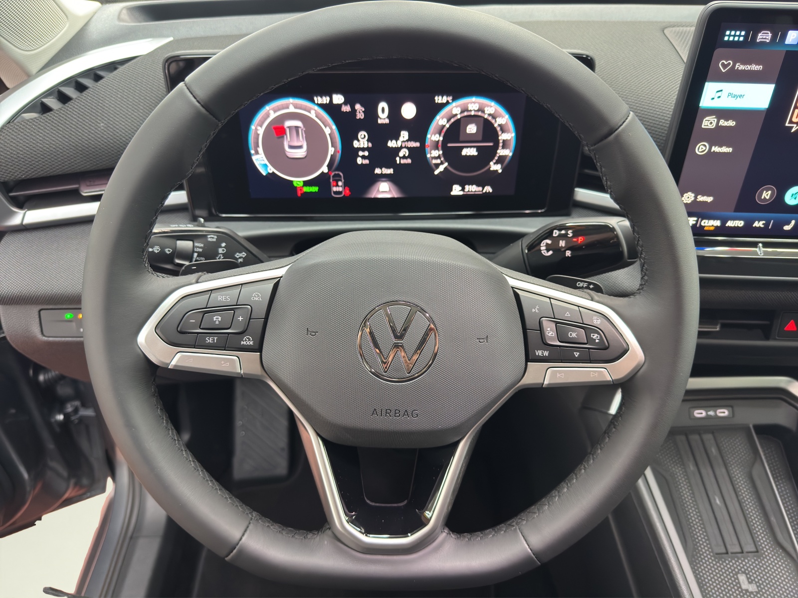 VW T-Roc 1.5 eTSI mHEV Life DSG-image-9