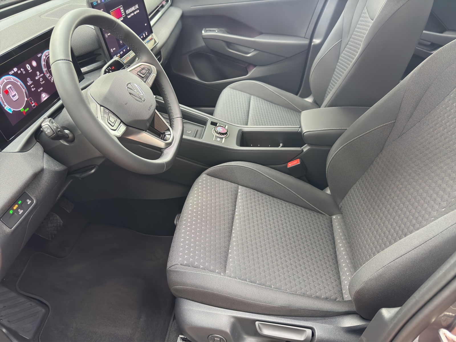 VW T-Roc 1.5 eTSI mHEV Life DSG-image-6