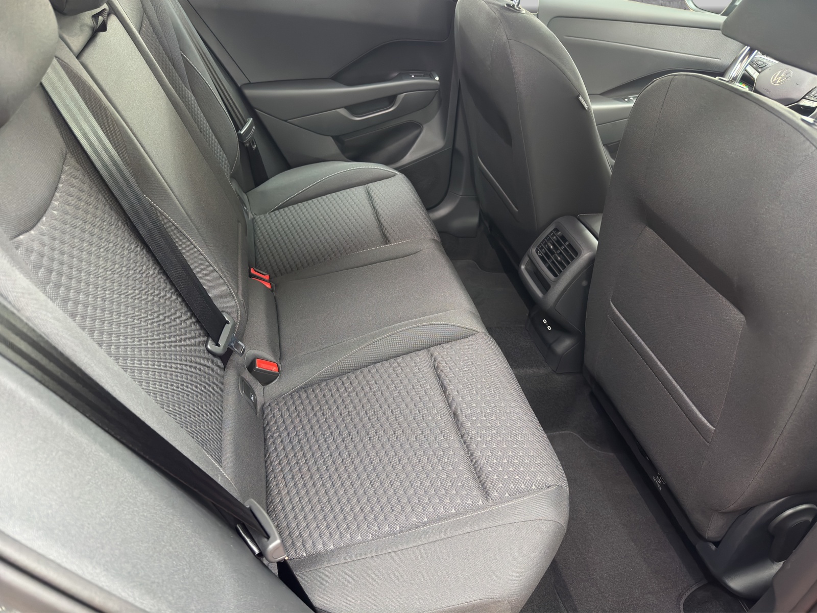 VW T-Roc 1.5 eTSI mHEV Life DSG-image-11