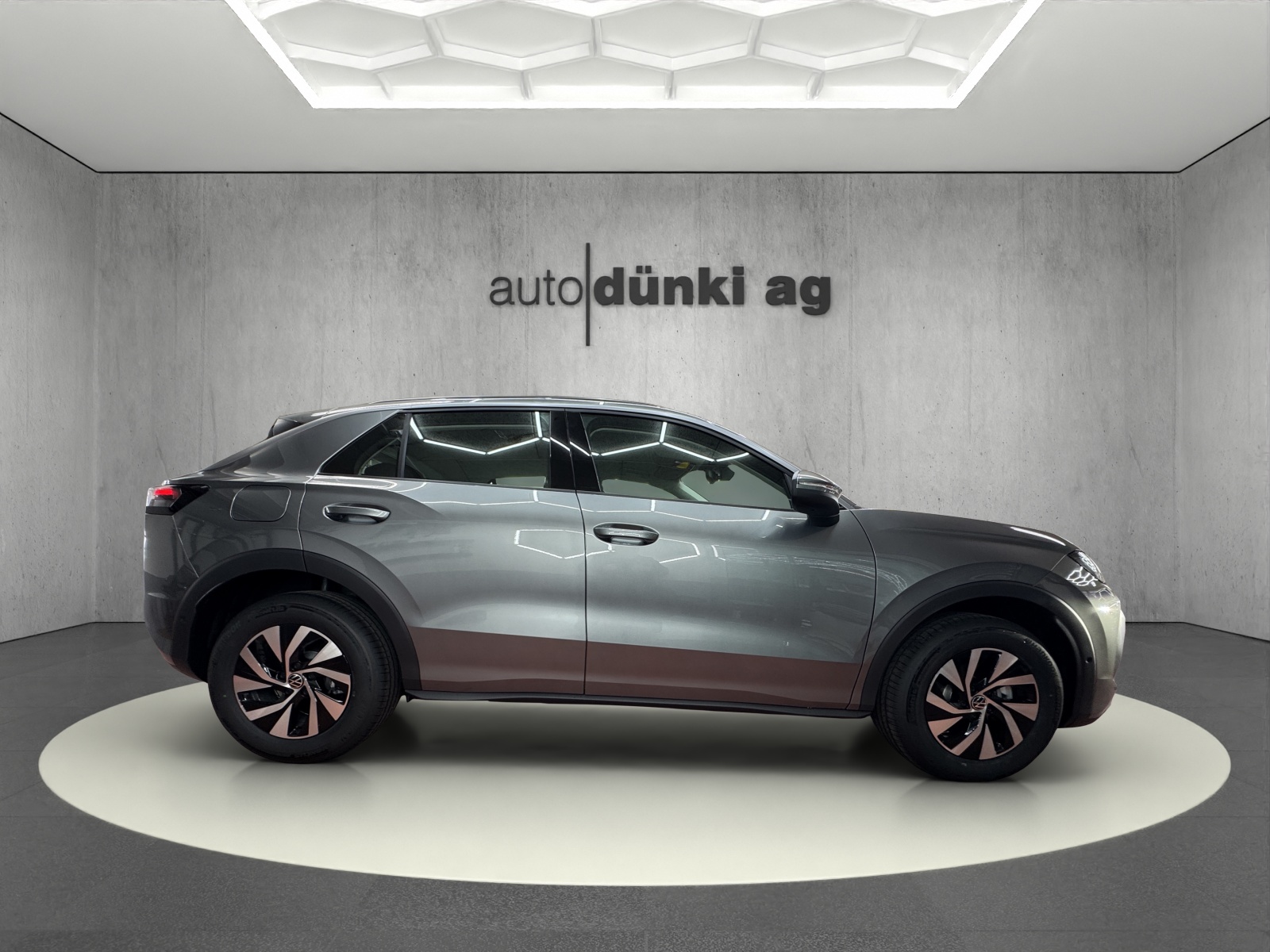 VW T-Roc 1.5 eTSI mHEV Life DSG-image-4