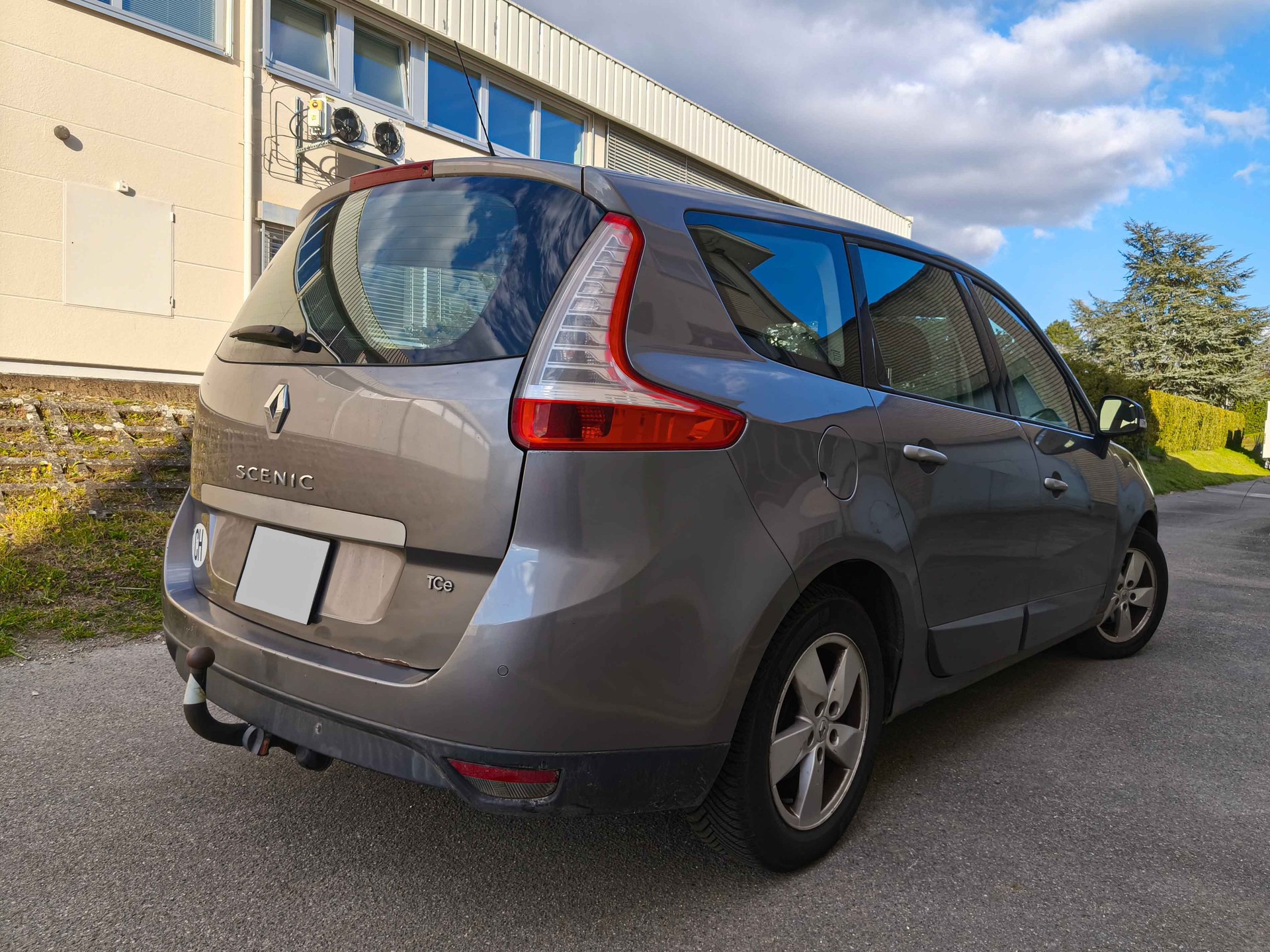RENAULT Grand Scénic 1.4 16V Turbo Dynamique-image-2