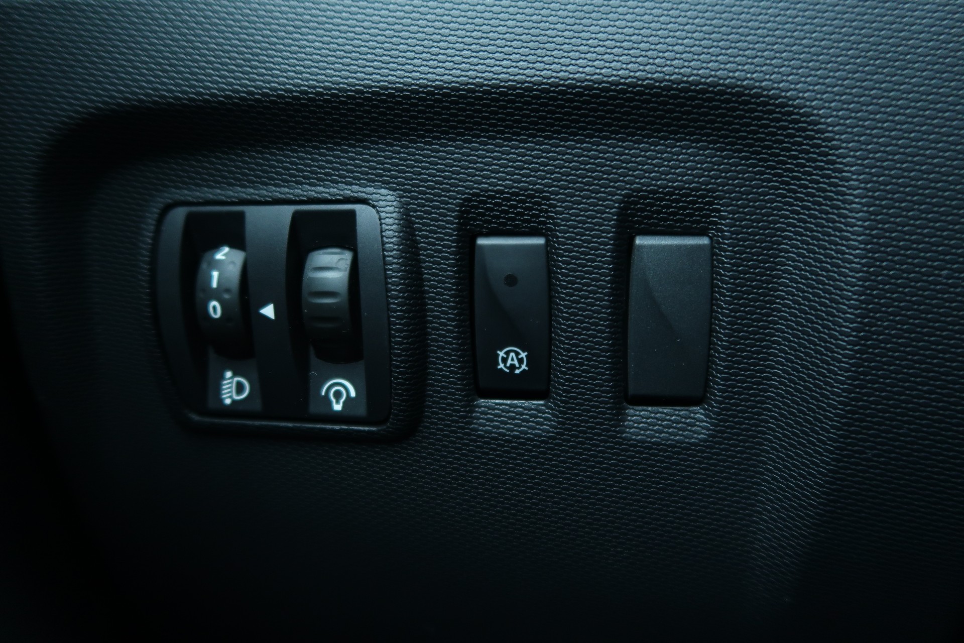 RENAULT Captur 1.2 T 16V Privilège EDC-image-15