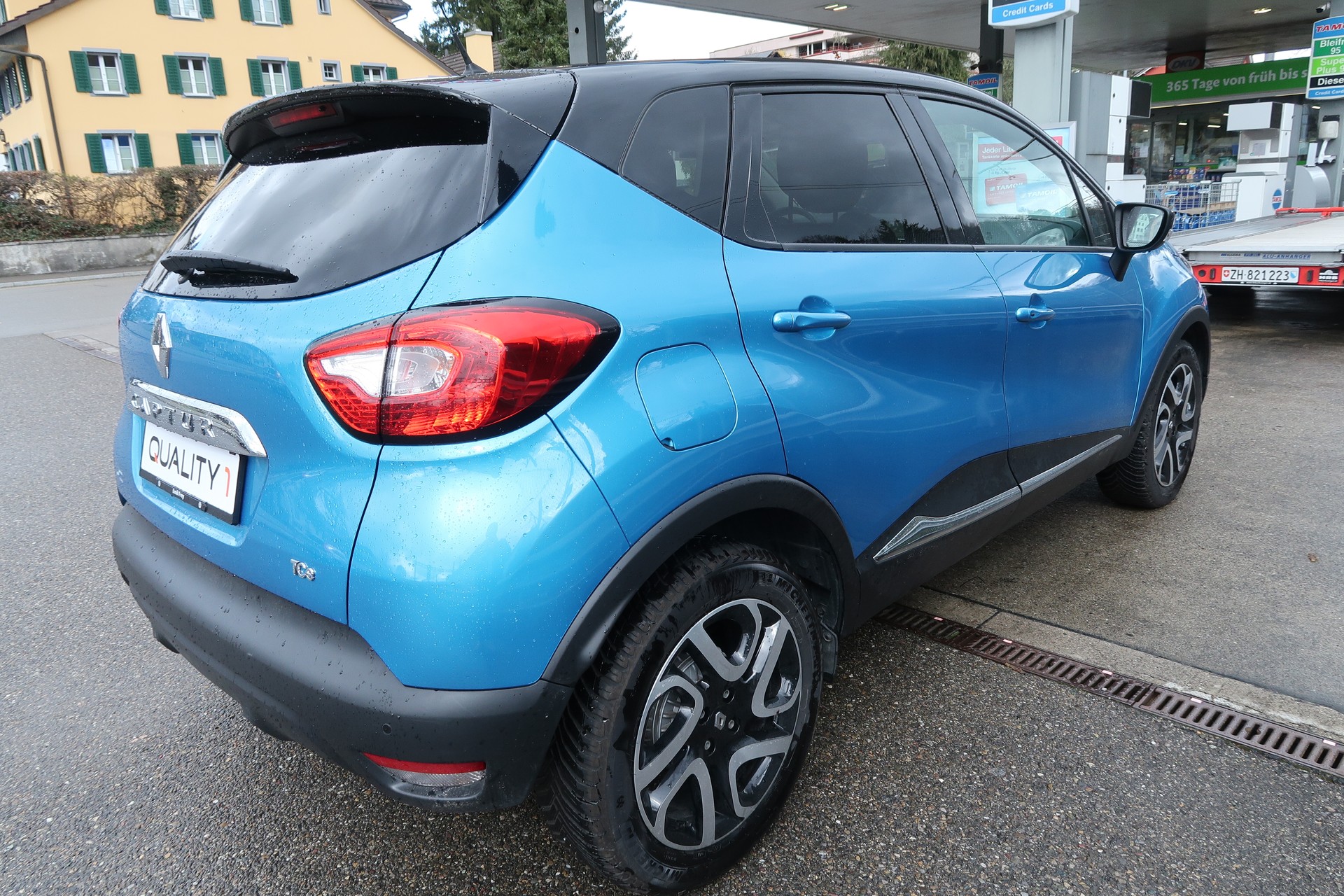 RENAULT Captur 1.2 T 16V Privilège EDC-image-3