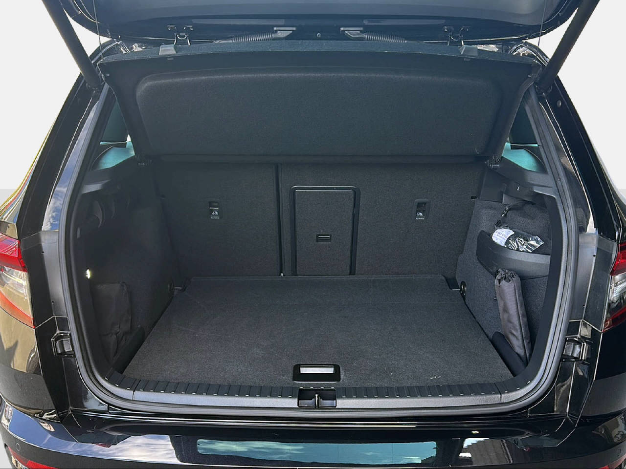 SKODA Karoq 2.0 TSI SportLine DSG 4x4-image-13