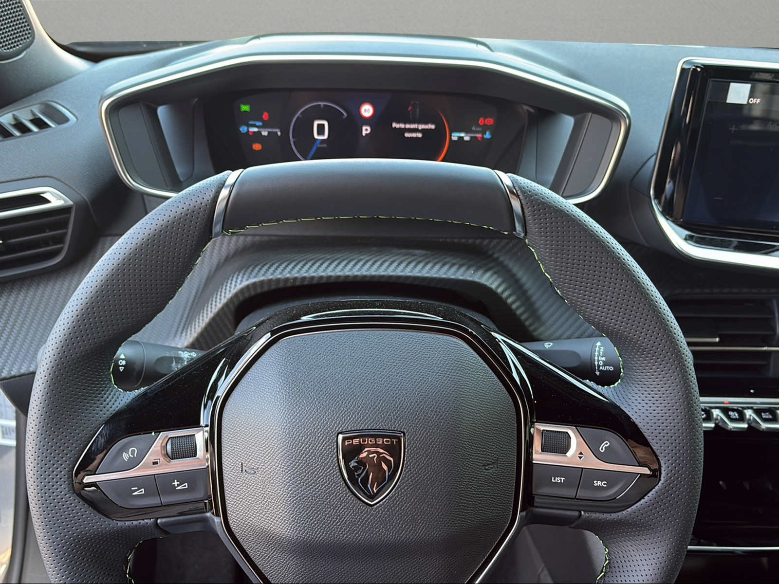 PEUGEOT 2008 1.2 145 MHEV GT-image-4