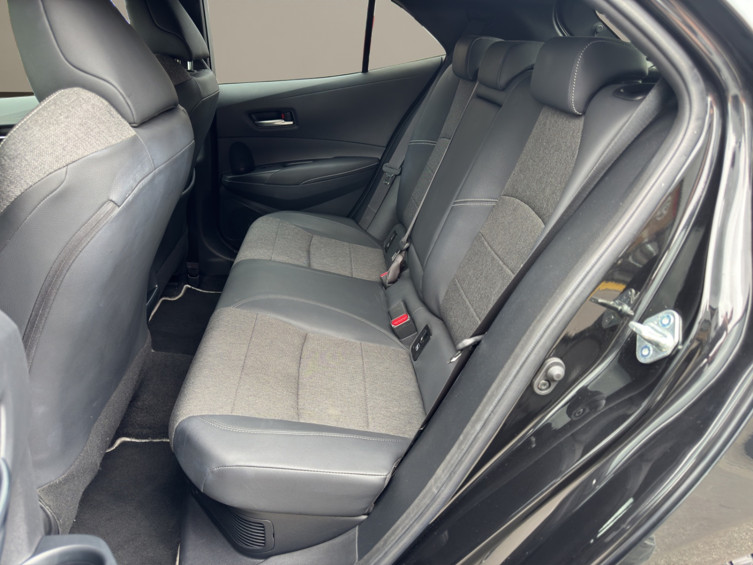 TOYOTA Corolla 1.8 HSD Trend-image-9