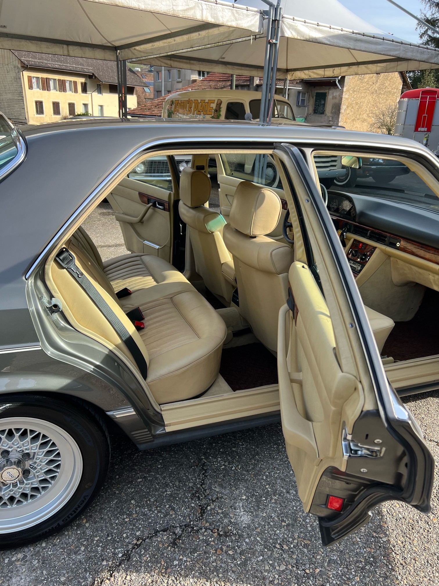 MERCEDES-BENZ 500 SE-image-11