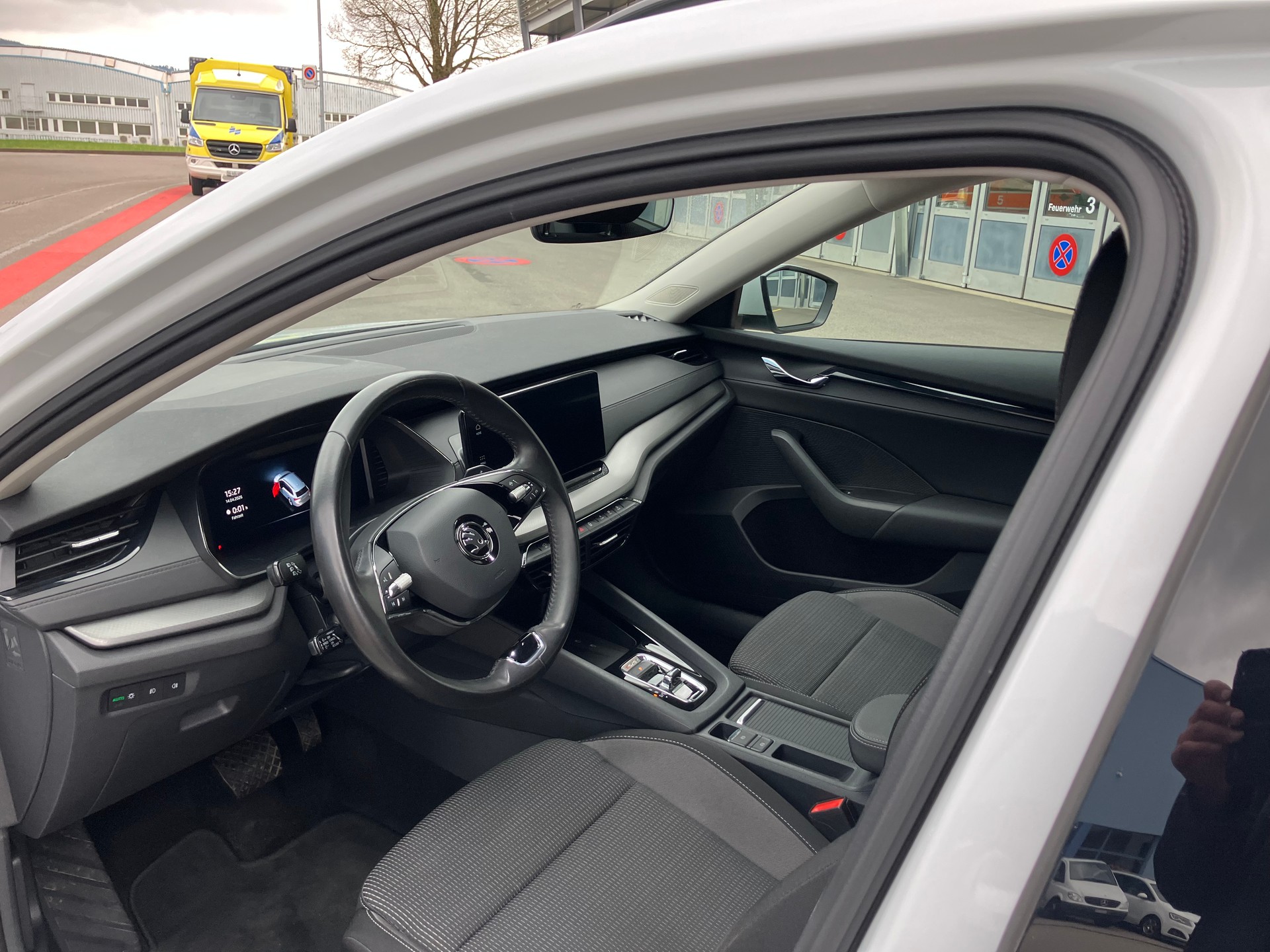 SKODA Octavia Combi 2.0 TDI DSG Ambition 4x4-image-4